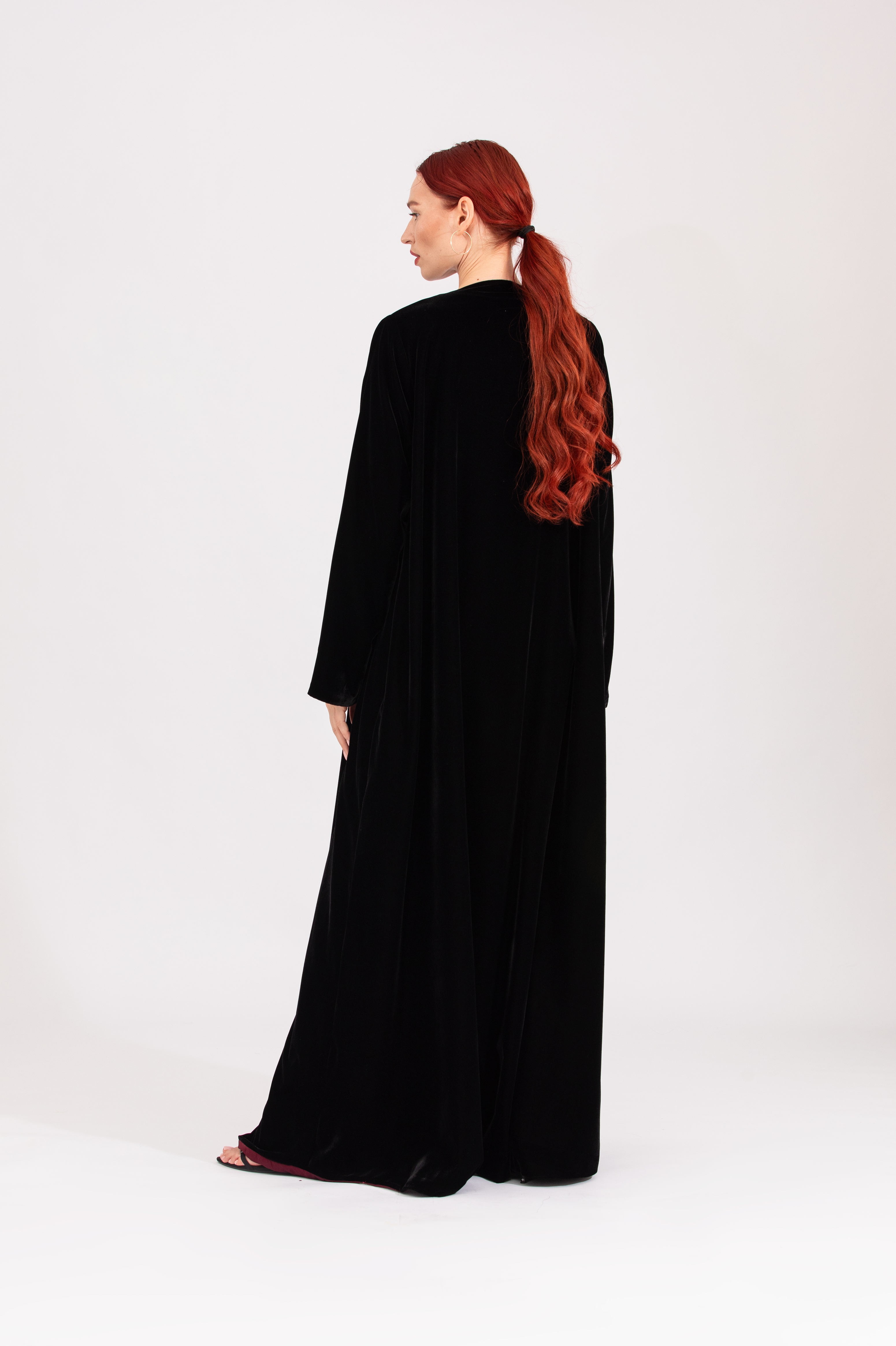 NR6 : Velvet Elegance Abaya