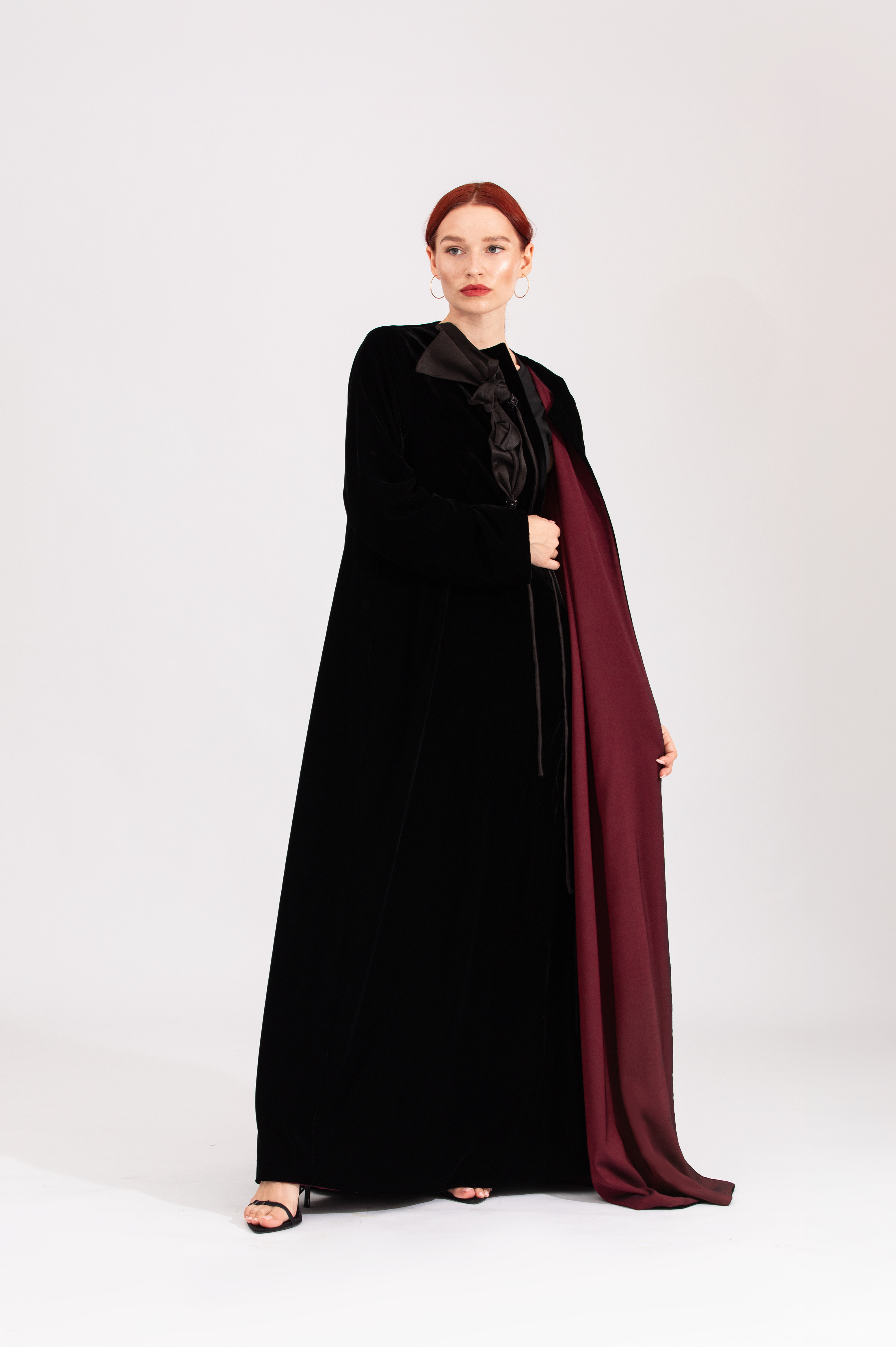 NR6 : Velvet Elegance Abaya