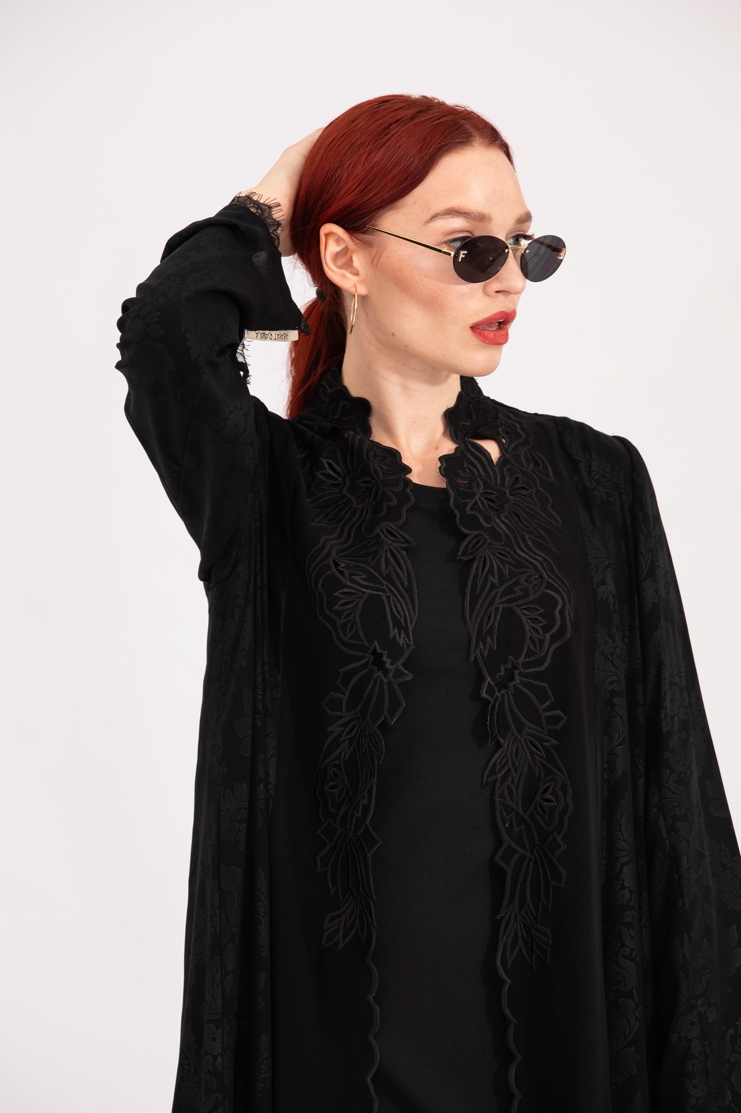 NR10 : Black Enchant Abaya