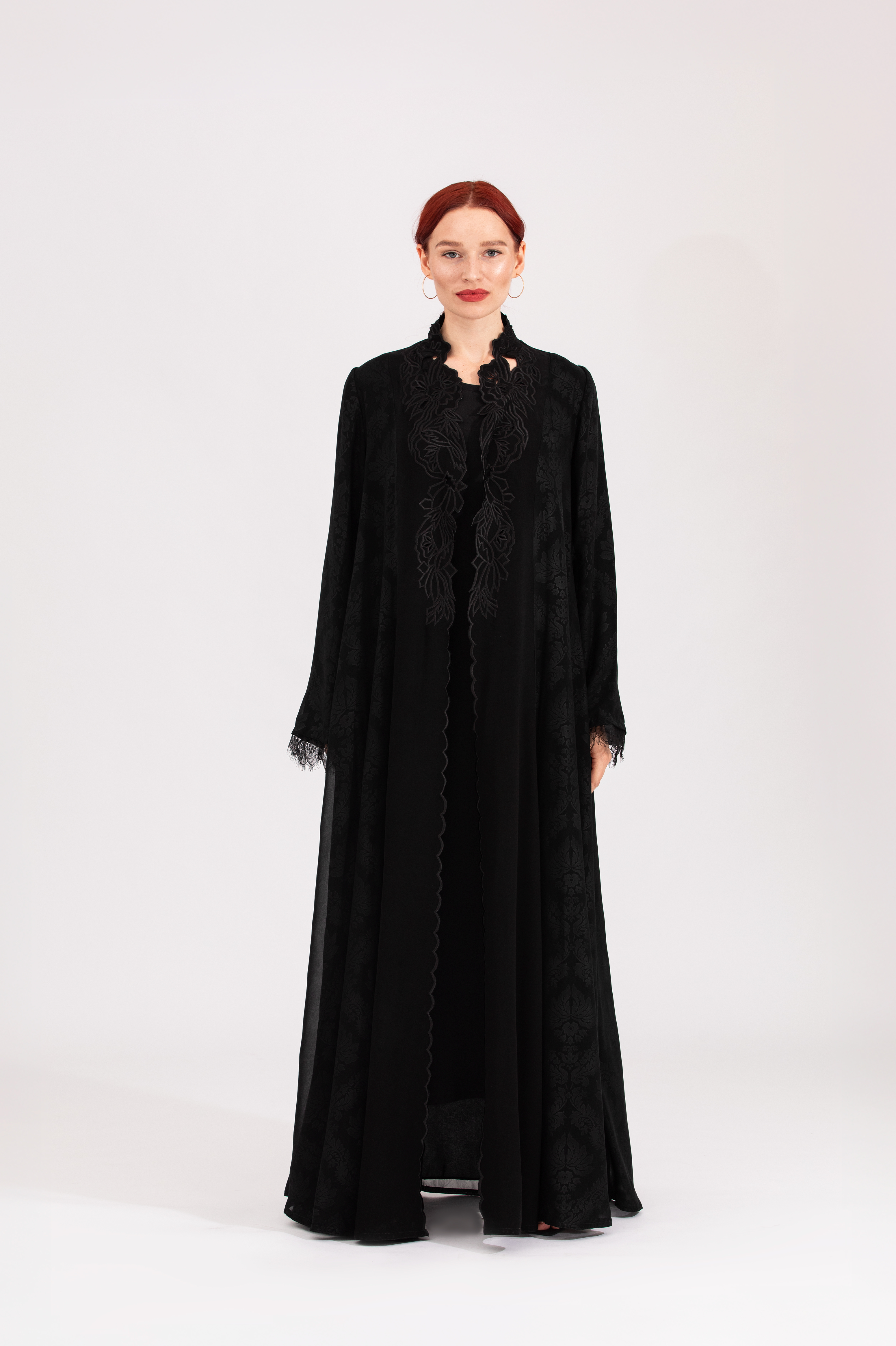 NR10 : Black Enchant Abaya