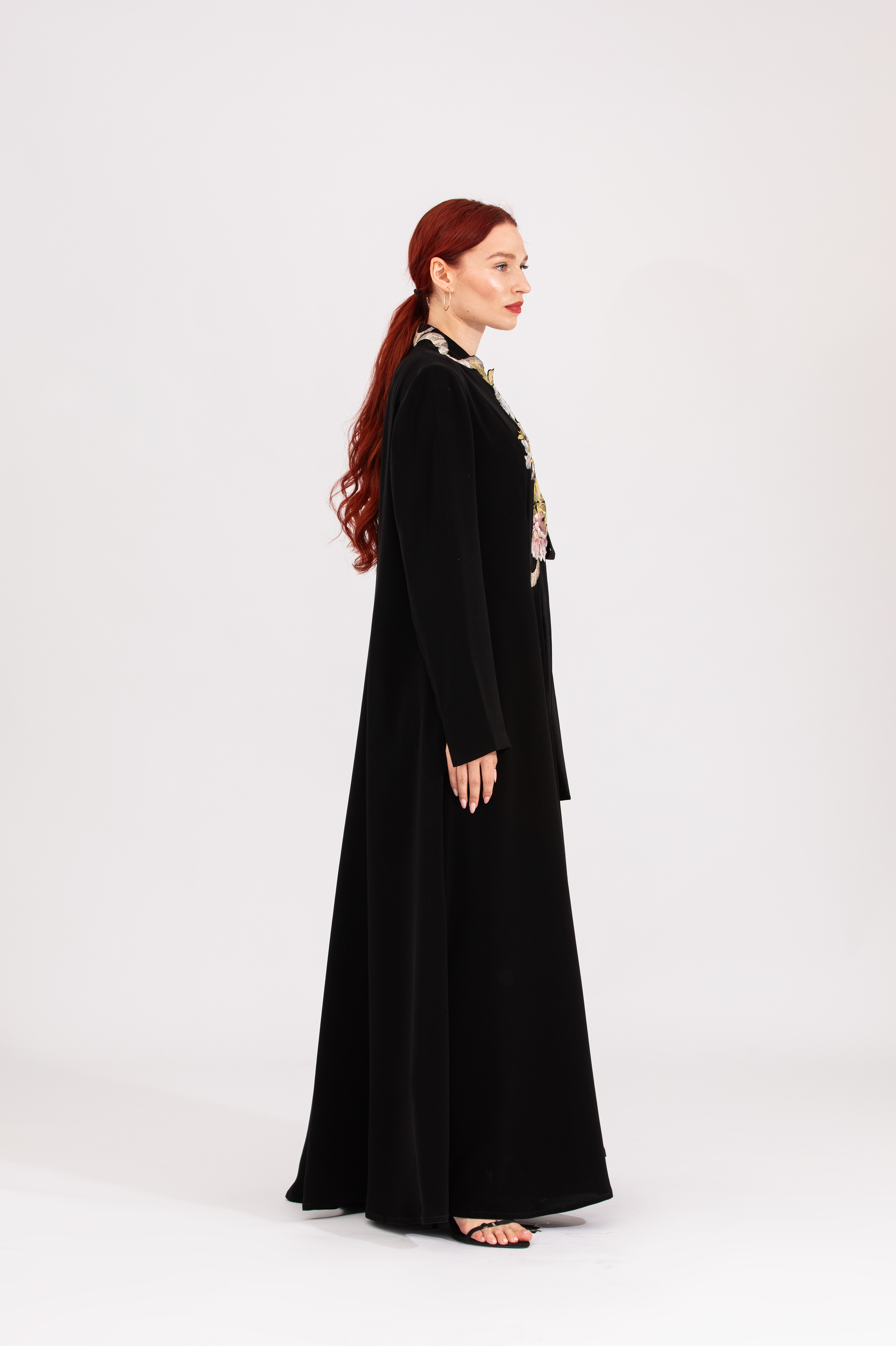 NR11 : Rose Whisper Abaya