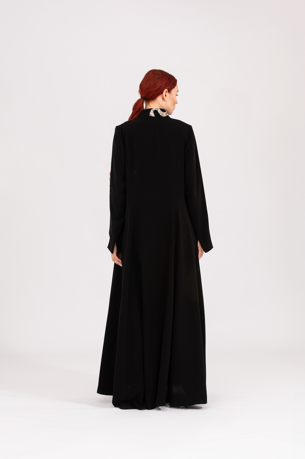 NR11 : Rose Whisper Abaya