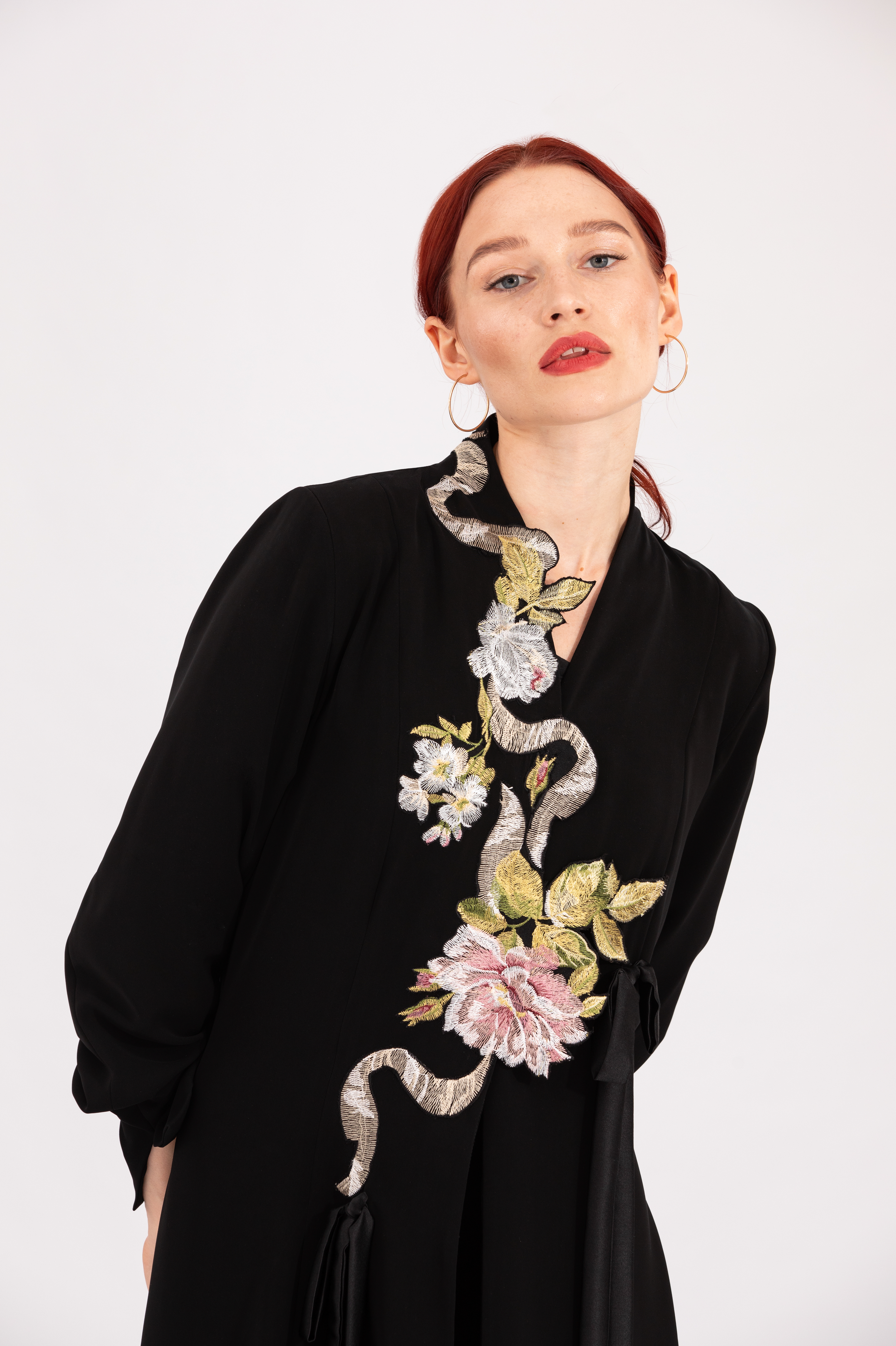 NR11 : Rose Whisper Abaya