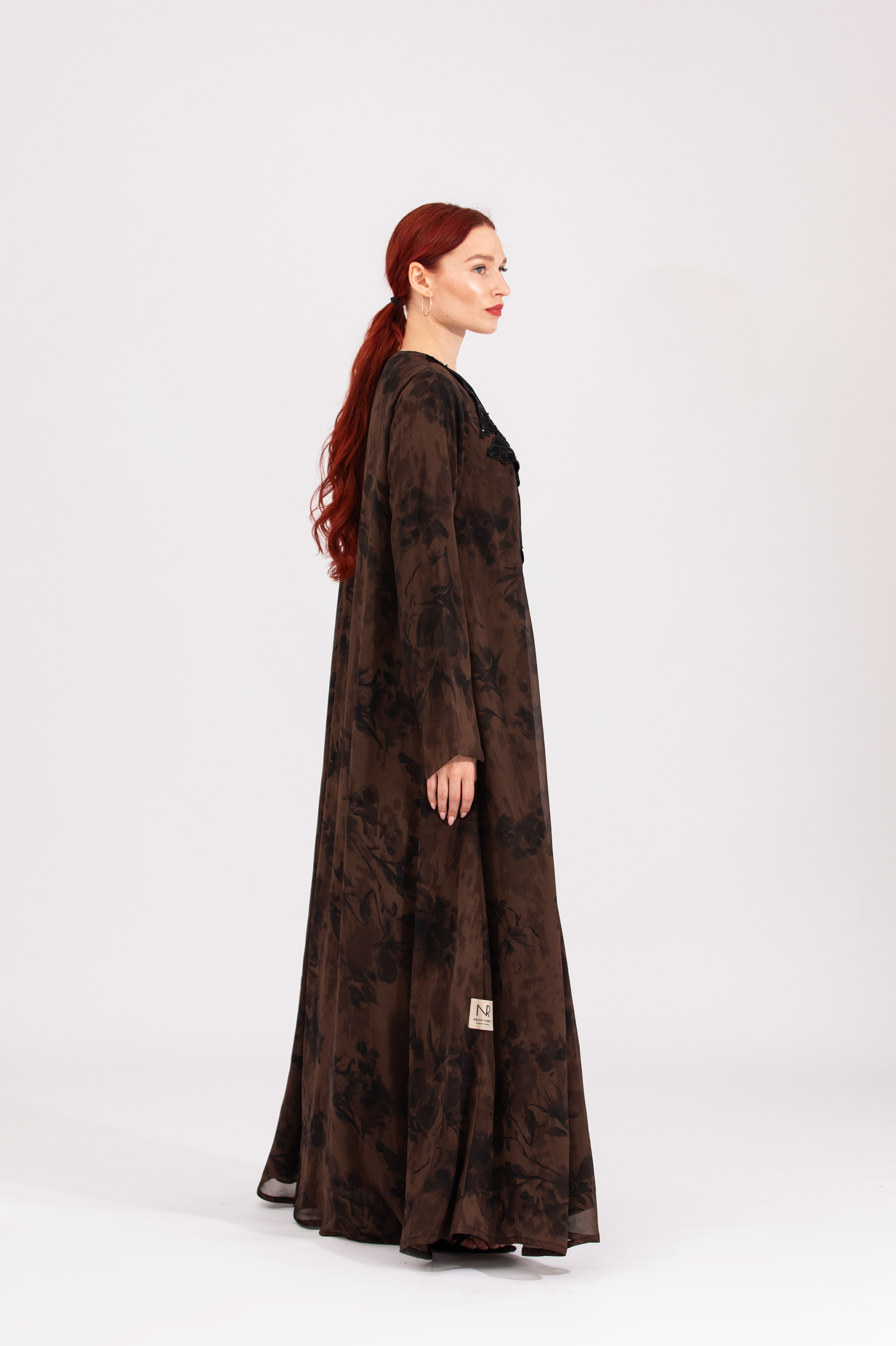 NR12 : Brown Elegance Abaya