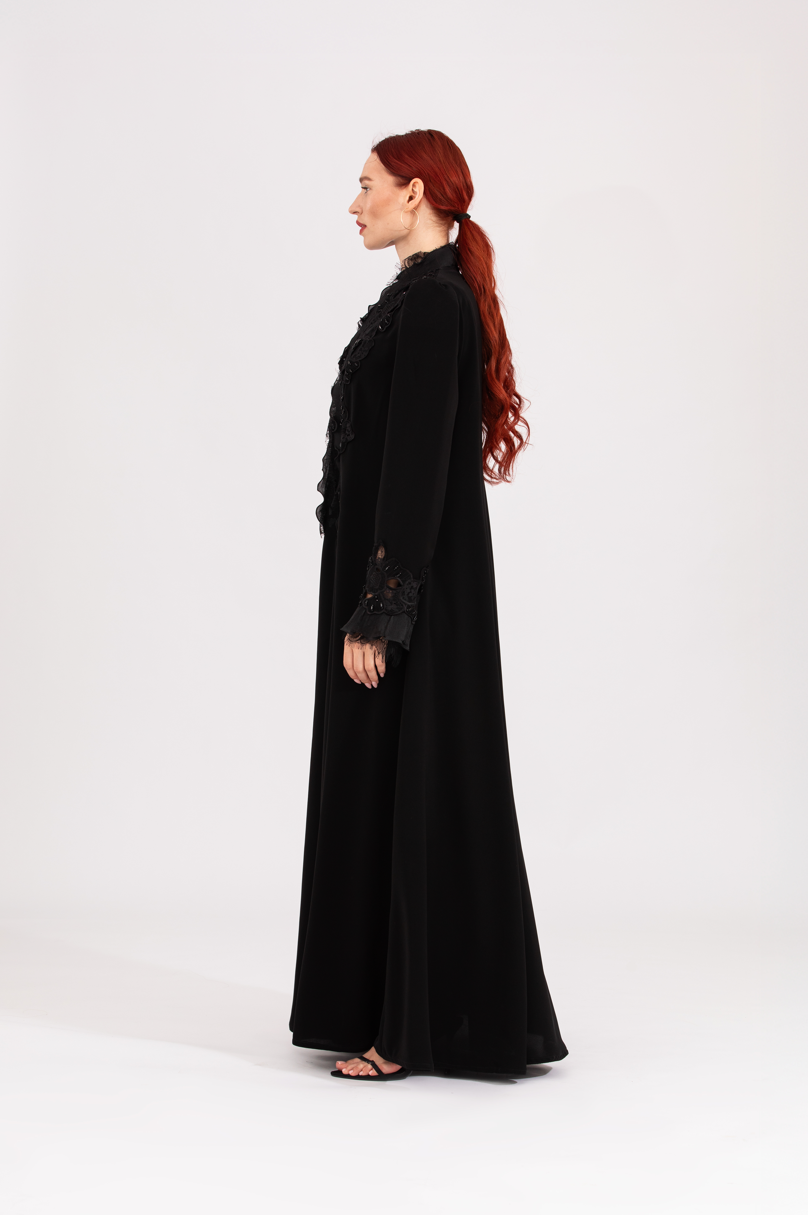 NR13 : Touch of Luxury Abaya