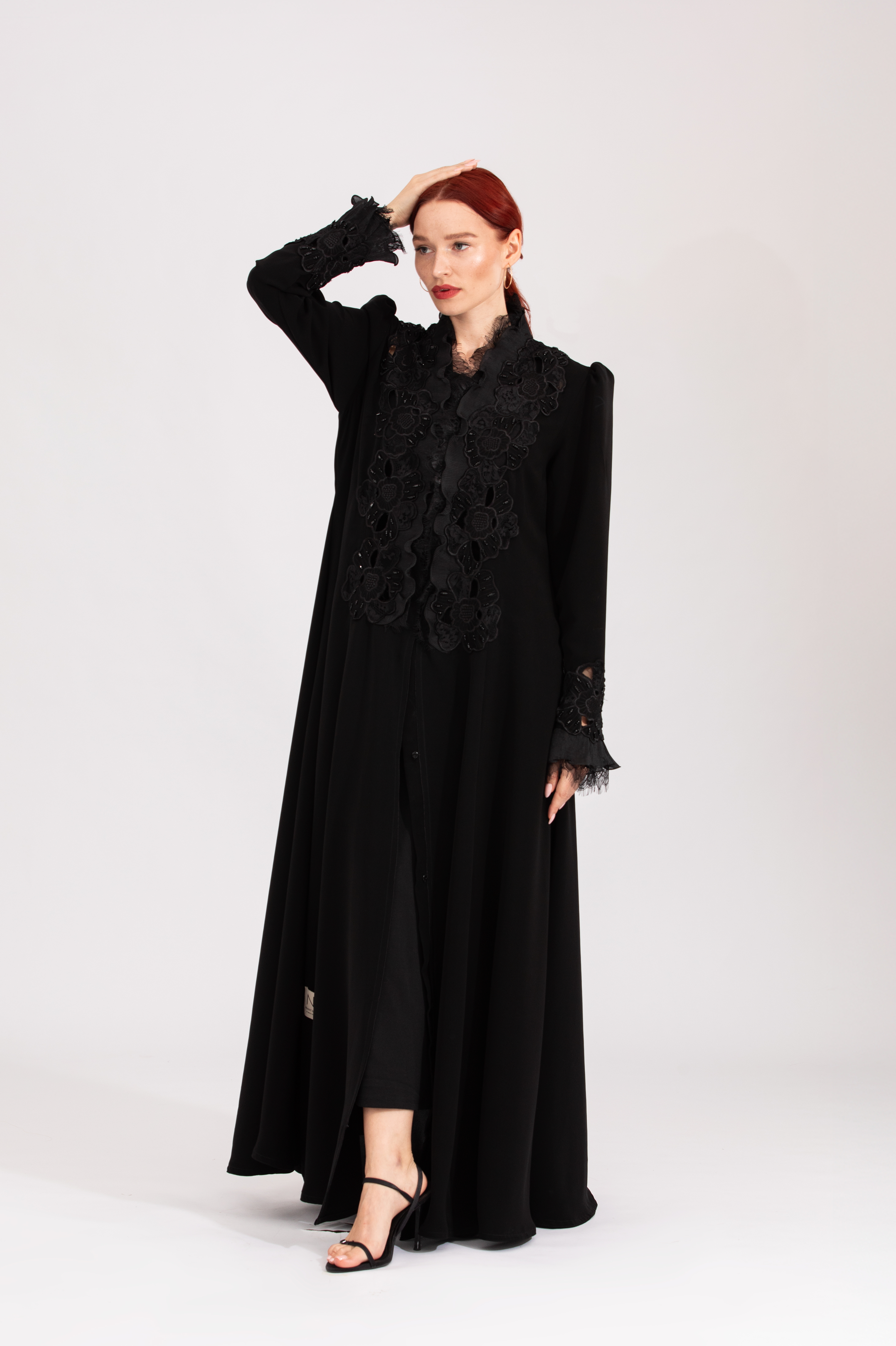 NR13 : Touch of Luxury Abaya