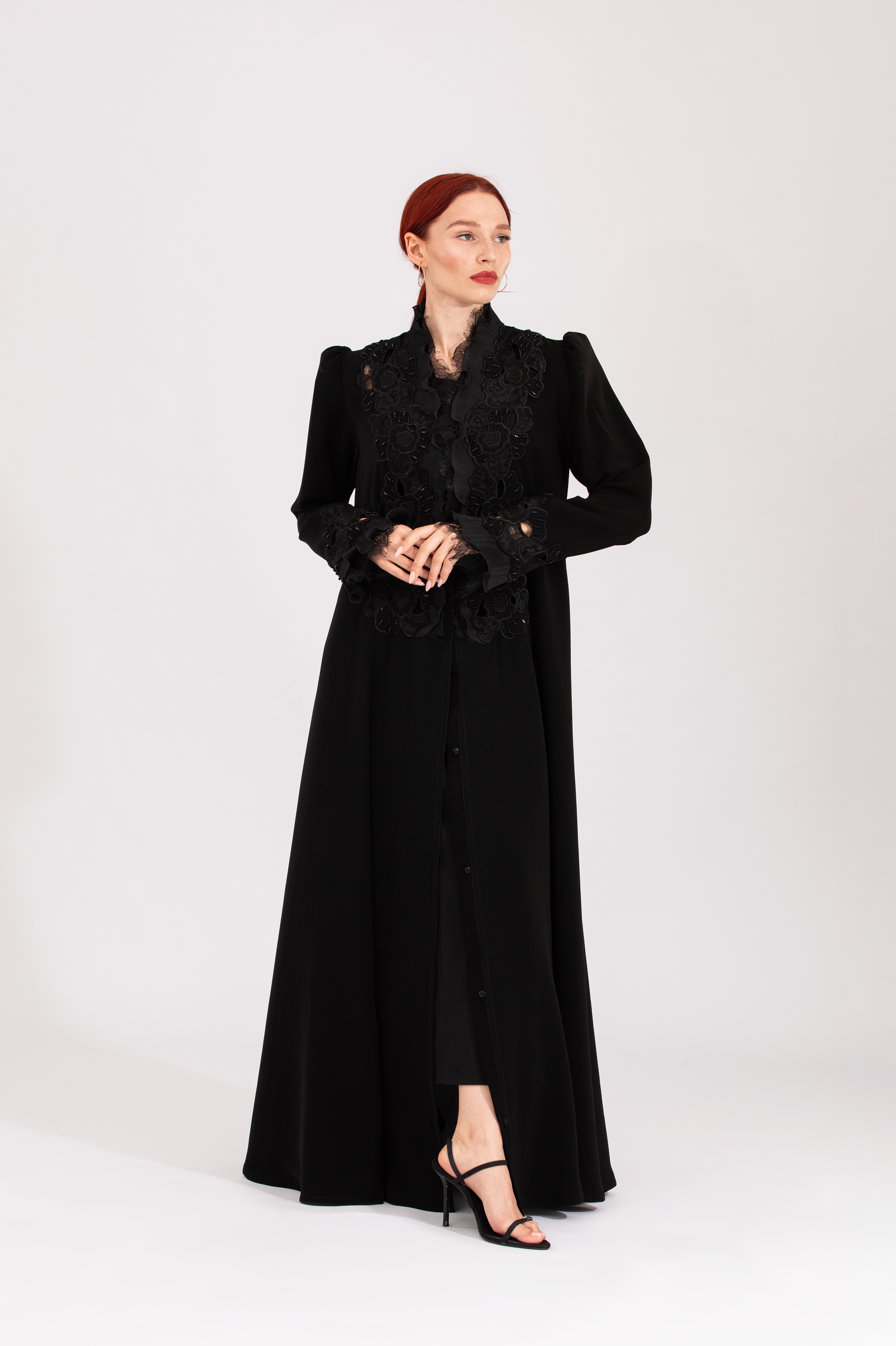 NR13 : Touch of Luxury Abaya