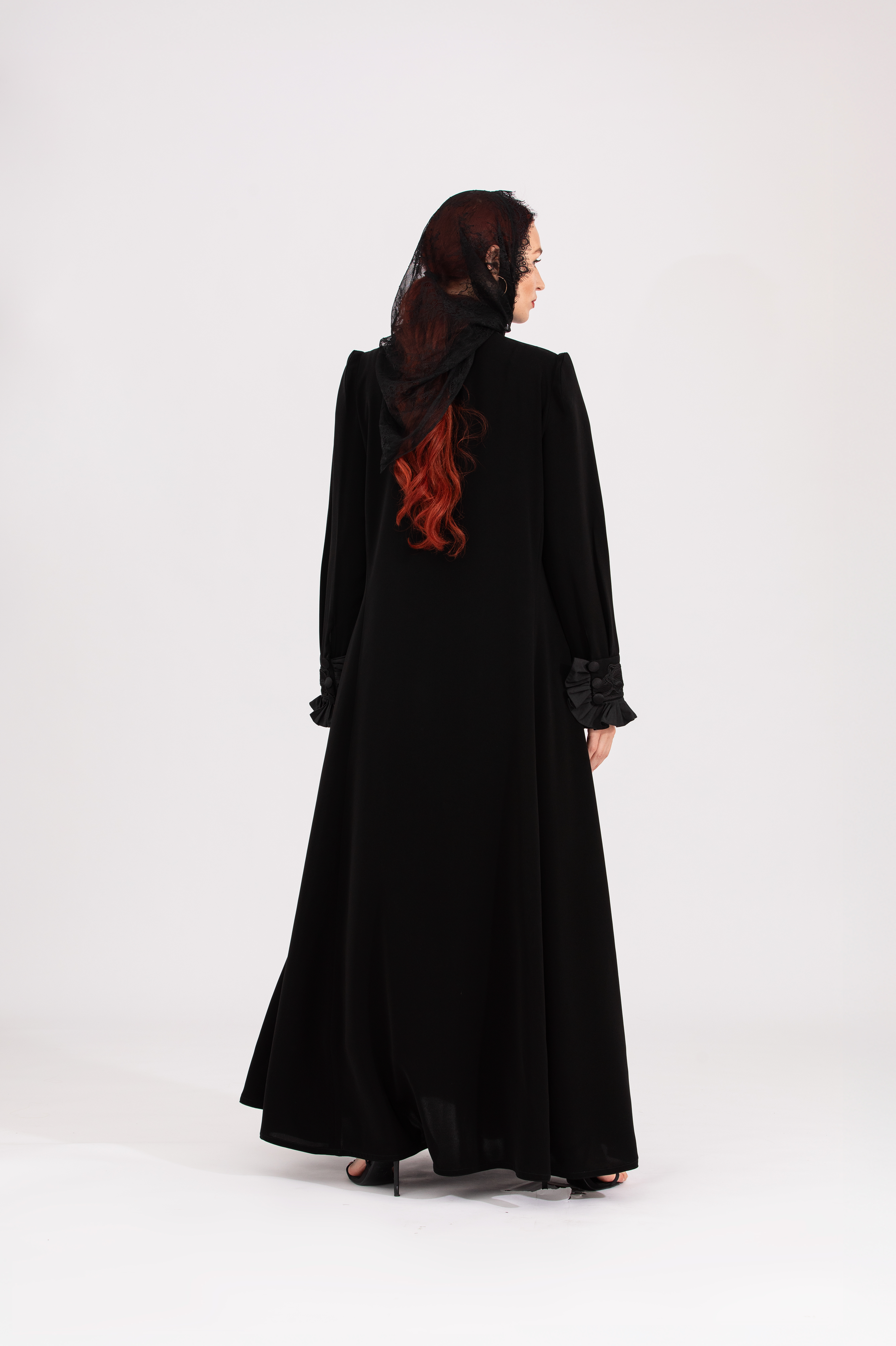 NR18 : Graceful Femininity Abaya