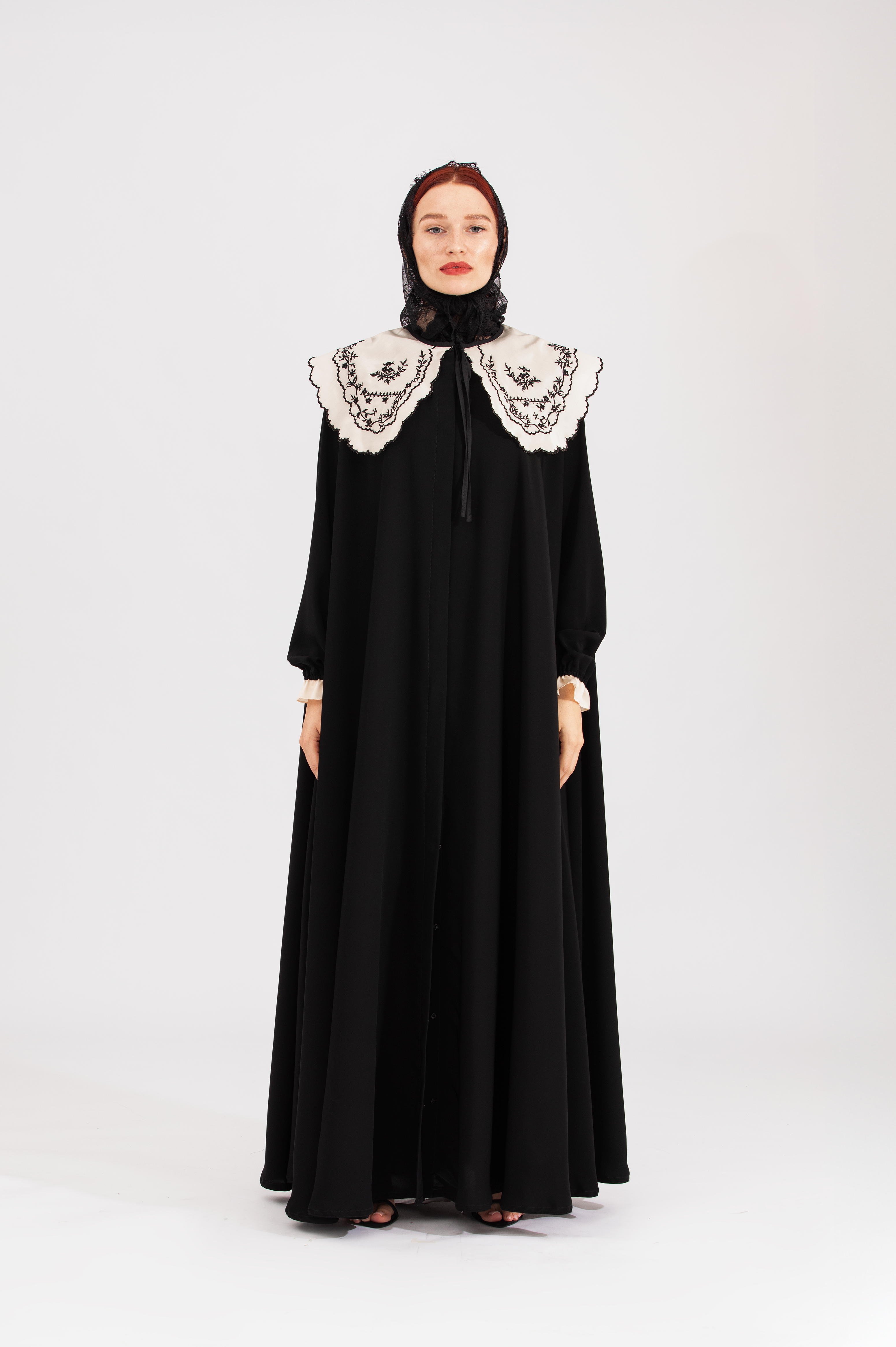 NR20 : Soft White Abaya