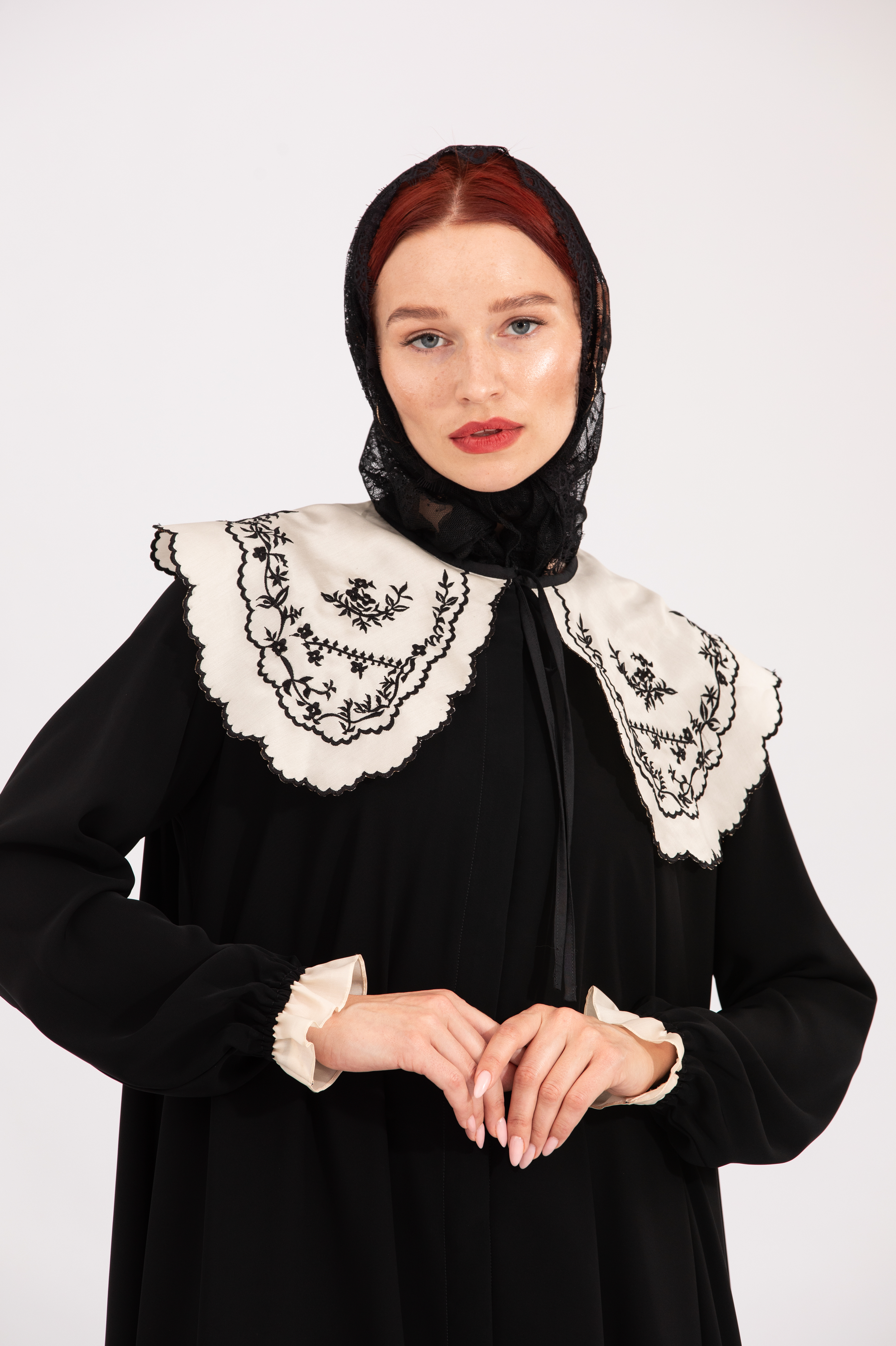 NR20 : Soft White Abaya