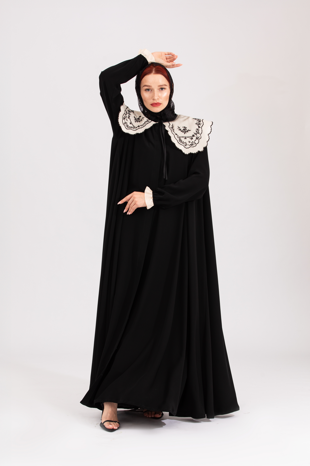 NR20 : Soft White Abaya