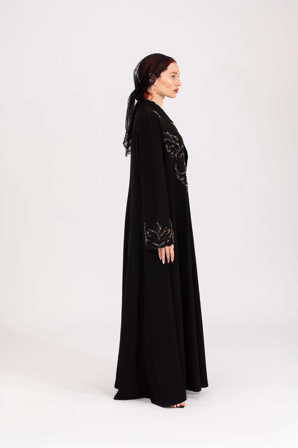 NR21 : Diamond Elegance Abaya