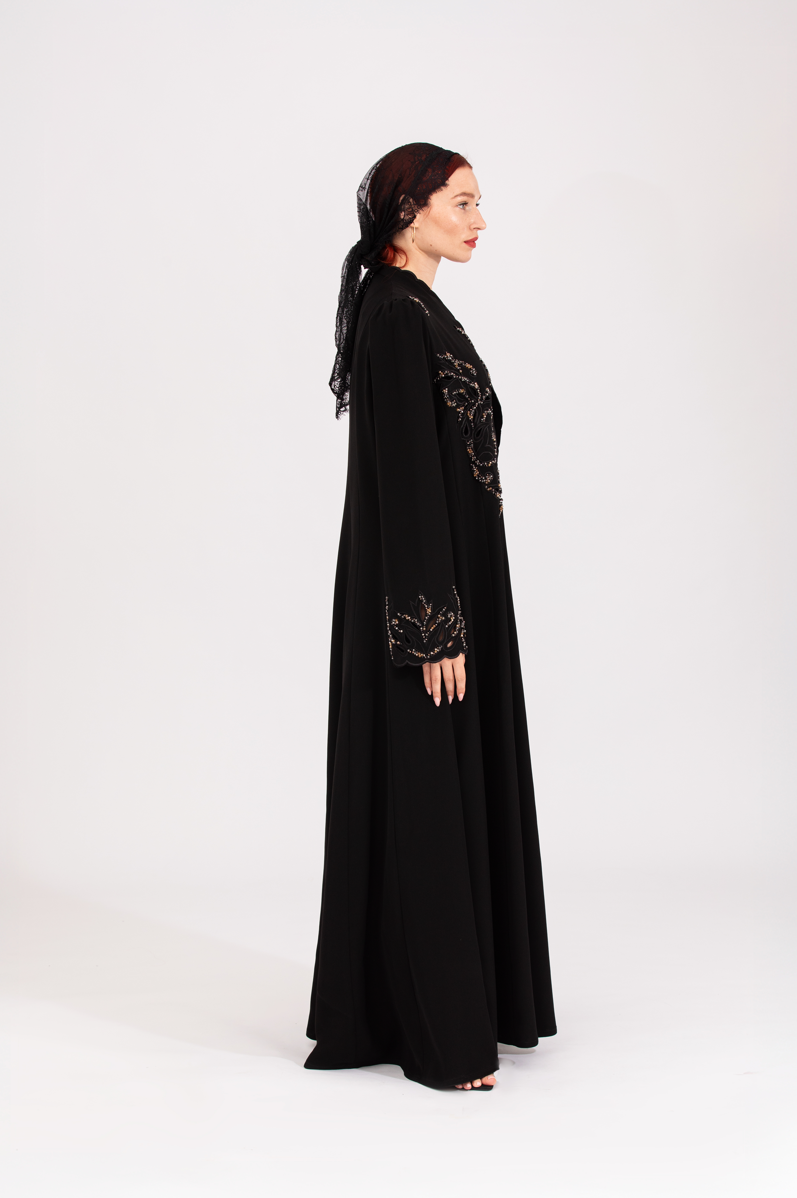 NR21 : Diamond Elegance Abaya