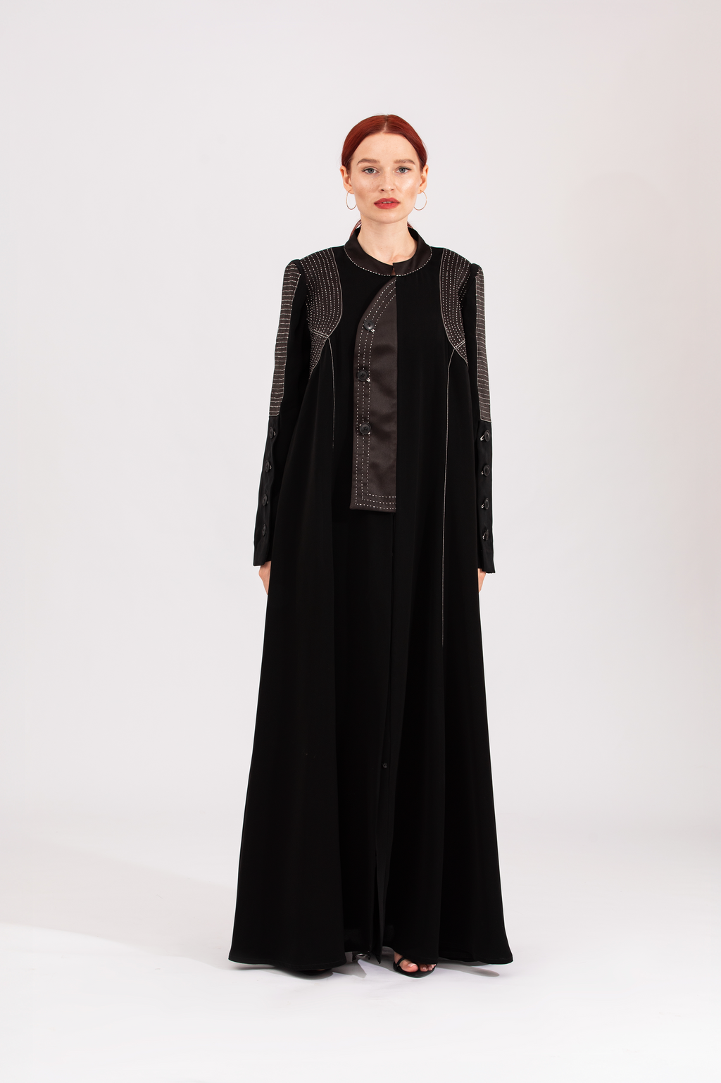 NR24 : Elegant White Abaya