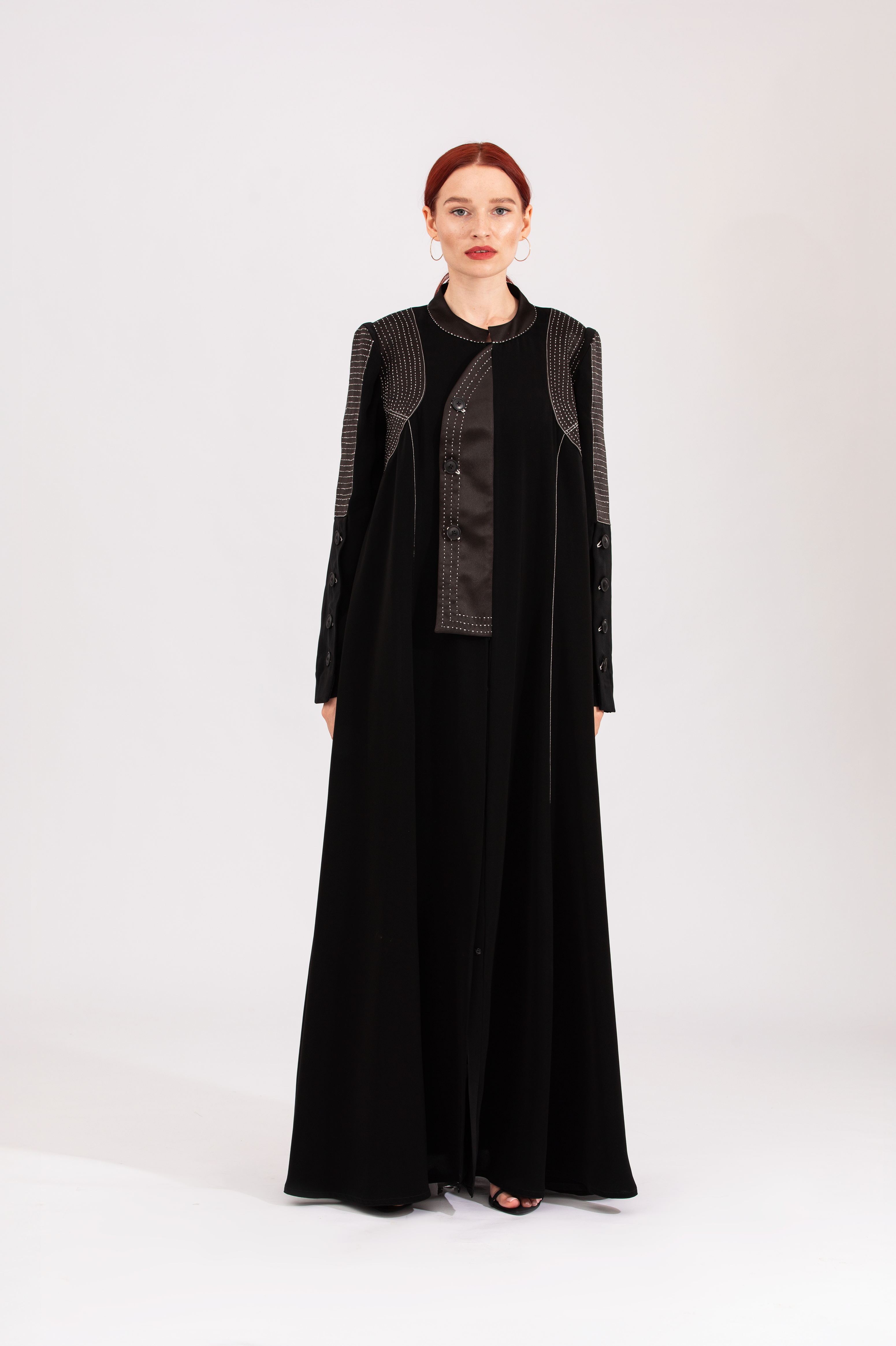NR24 : Elegant White Abaya