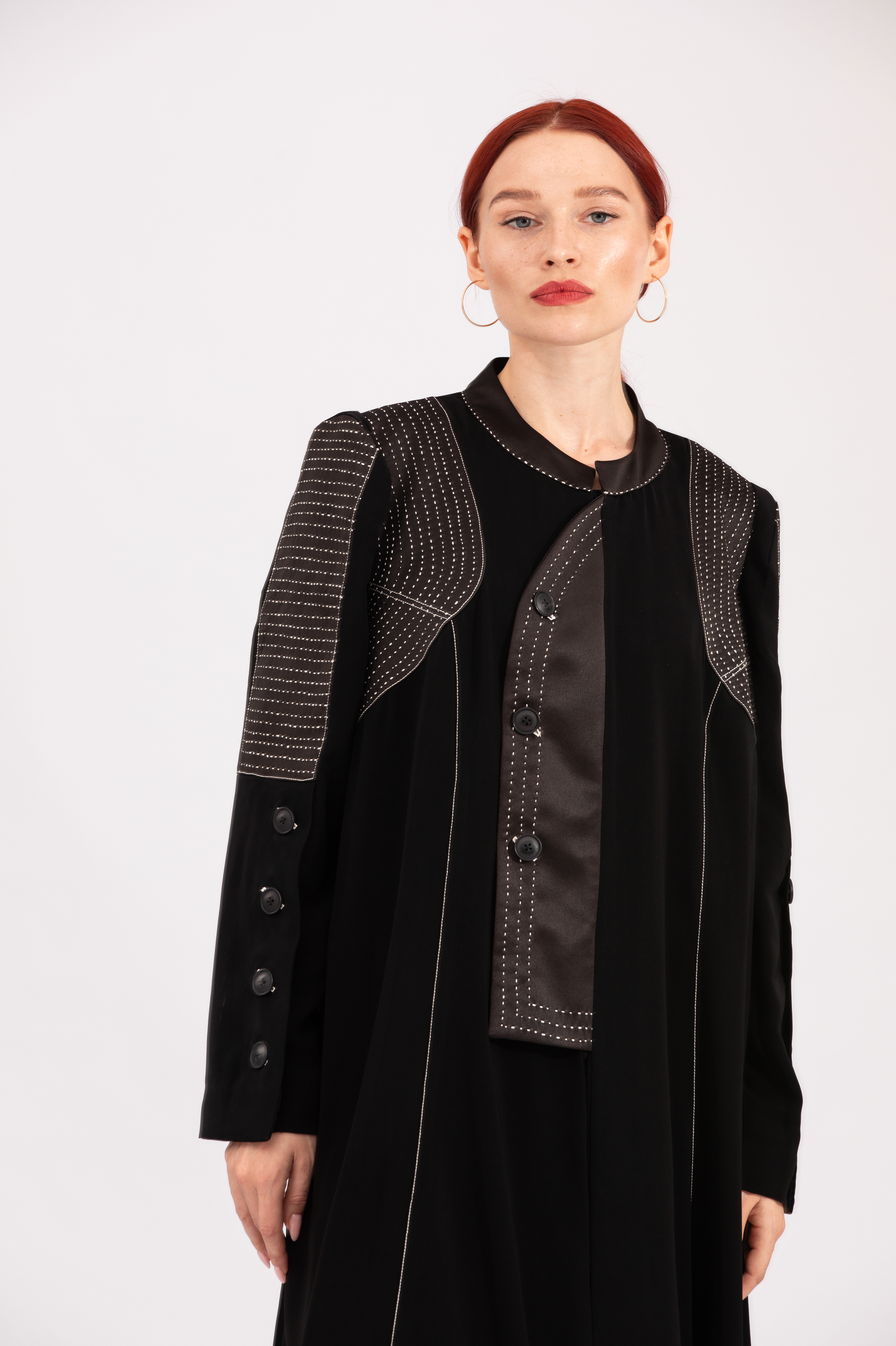NR24 : Elegant White Abaya