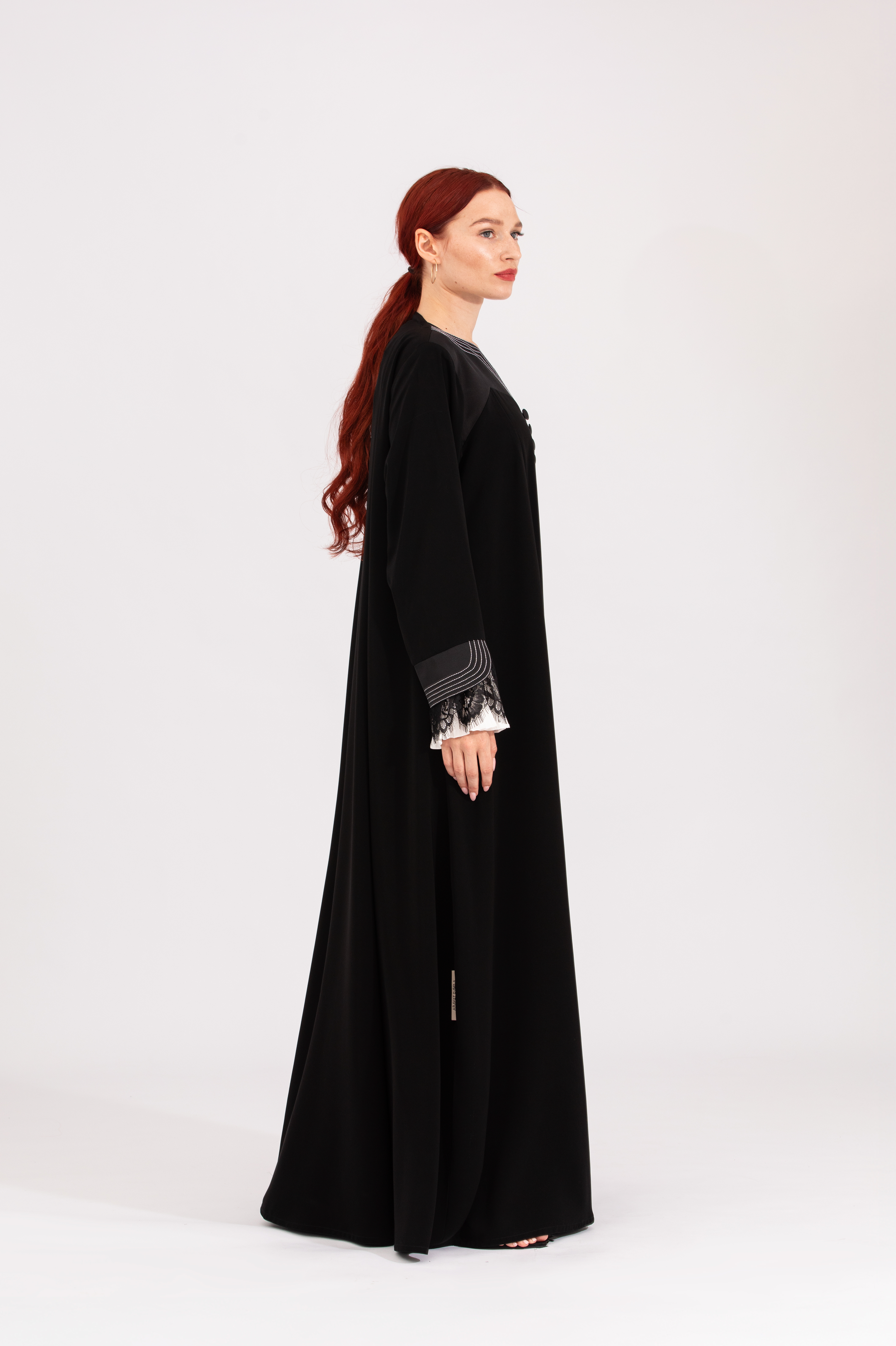 NR26 : Silk Blossom Abaya