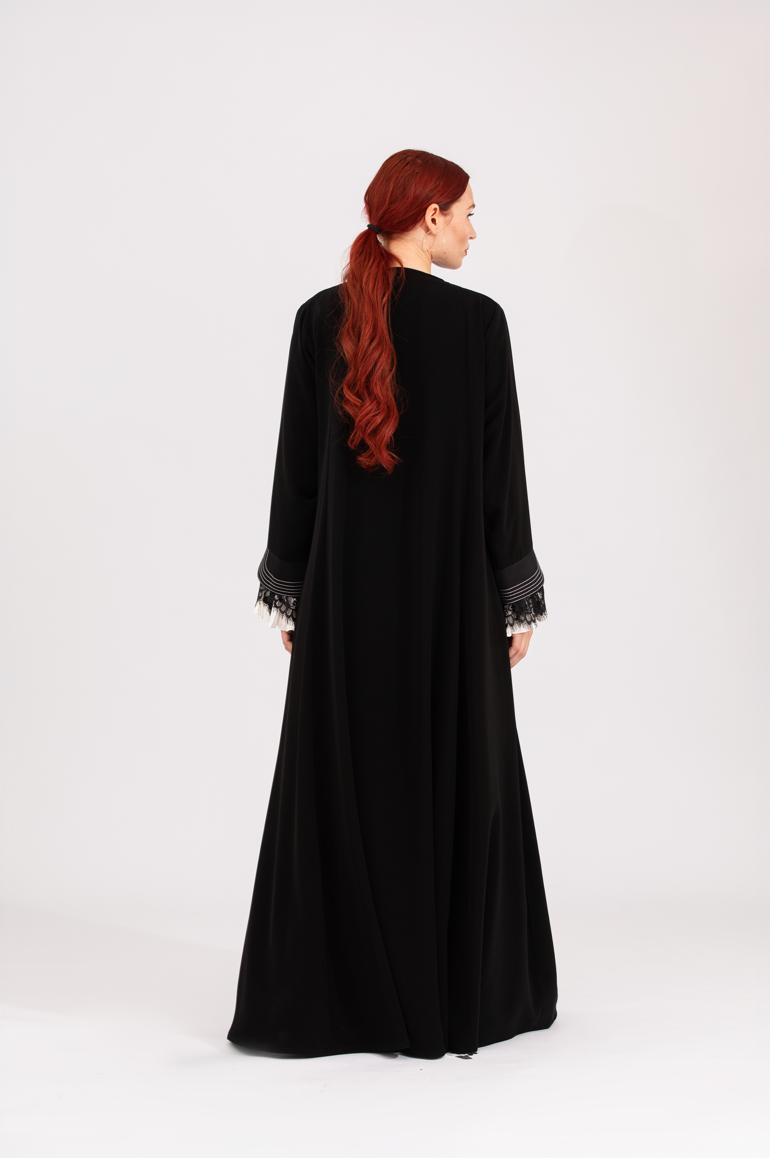 NR26 : Silk Blossom Abaya