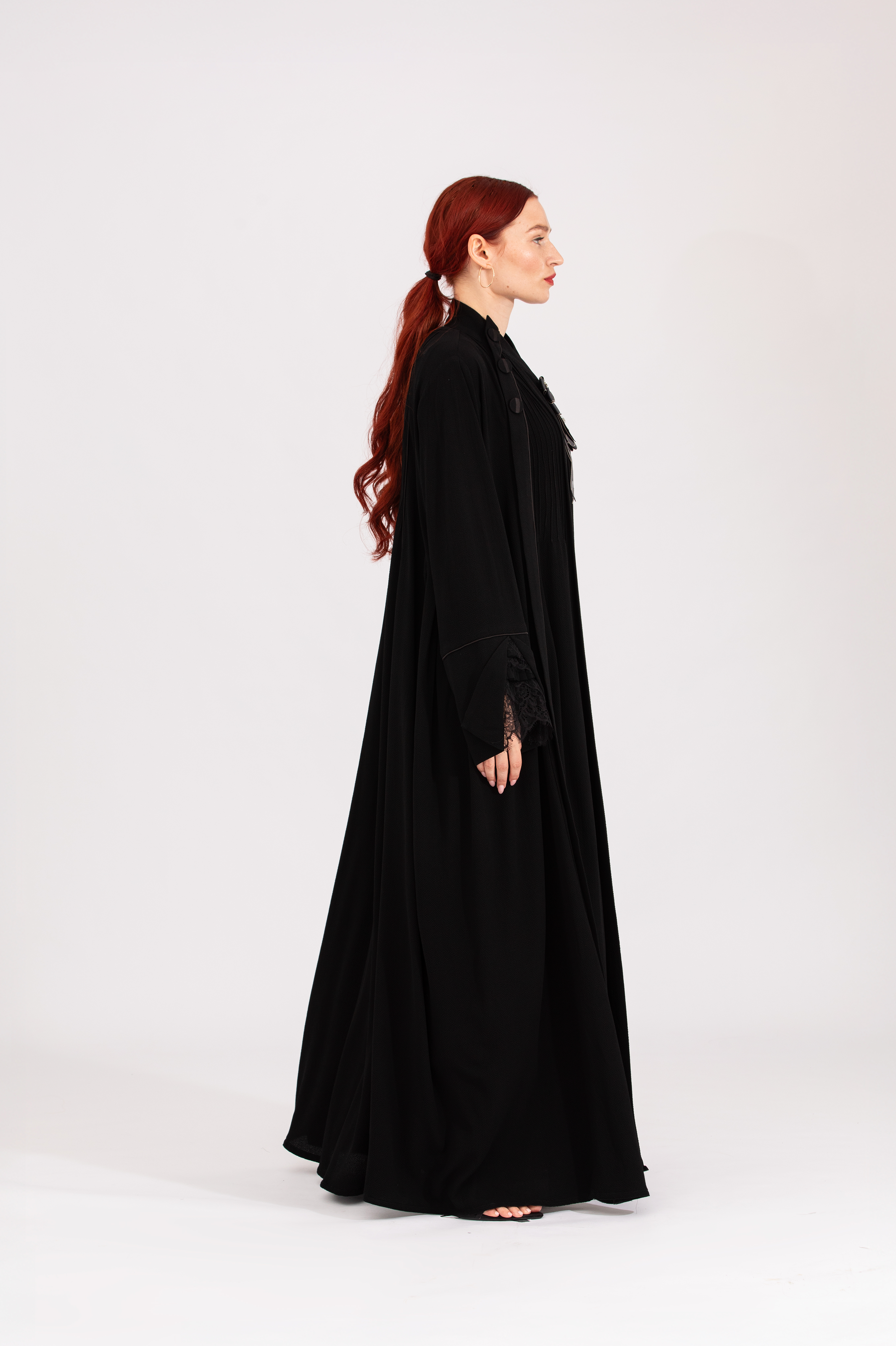 NR27 : Victorian Touch Abaya