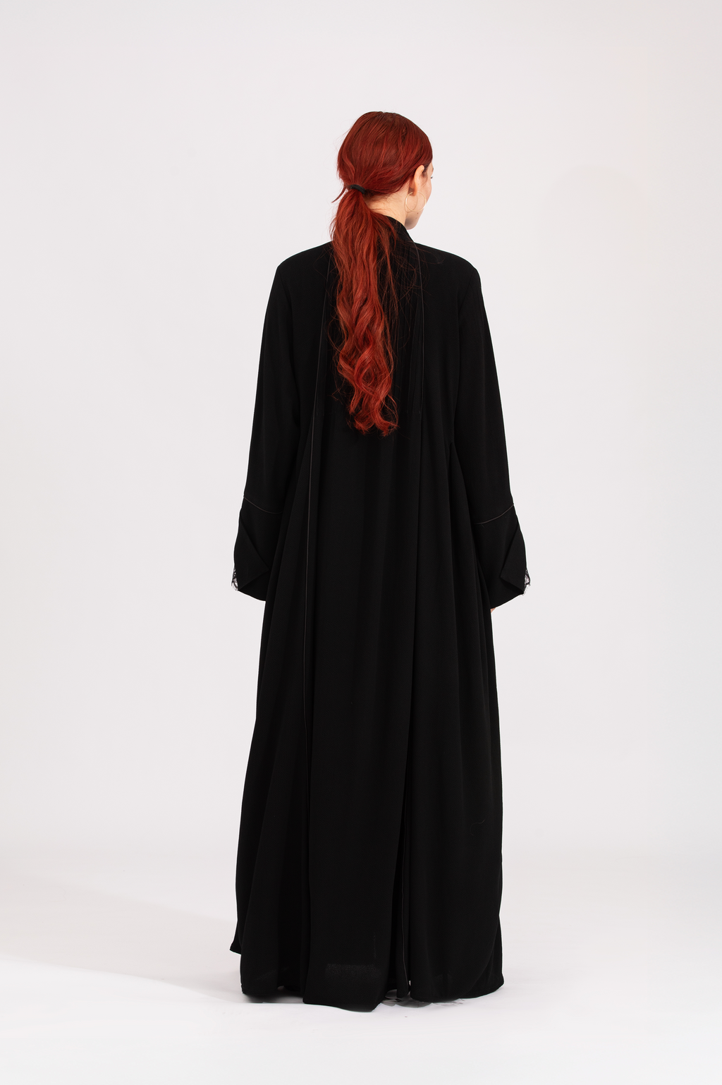 NR27 : Victorian Touch Abaya