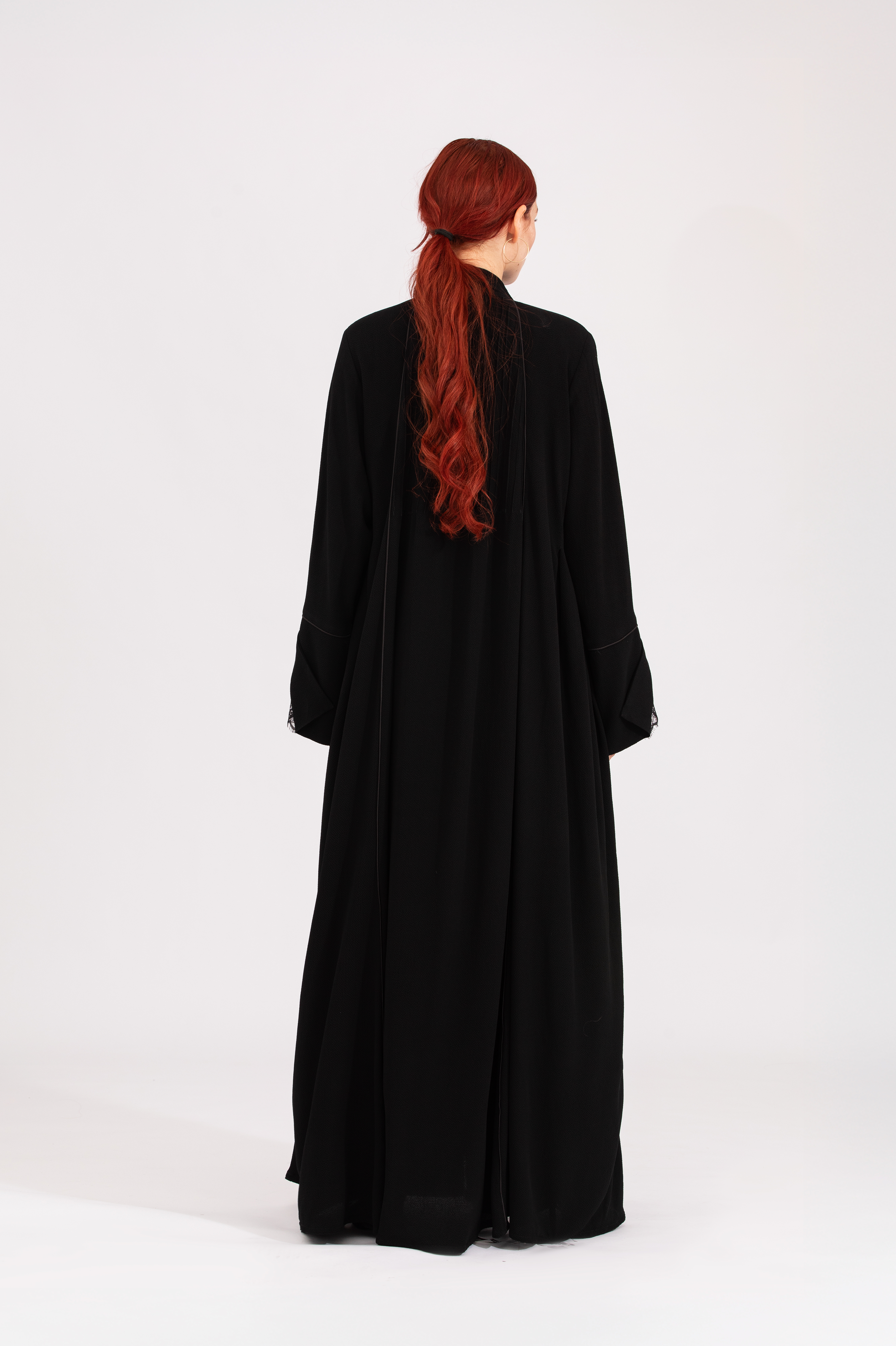 NR27 : Victorian Touch Abaya