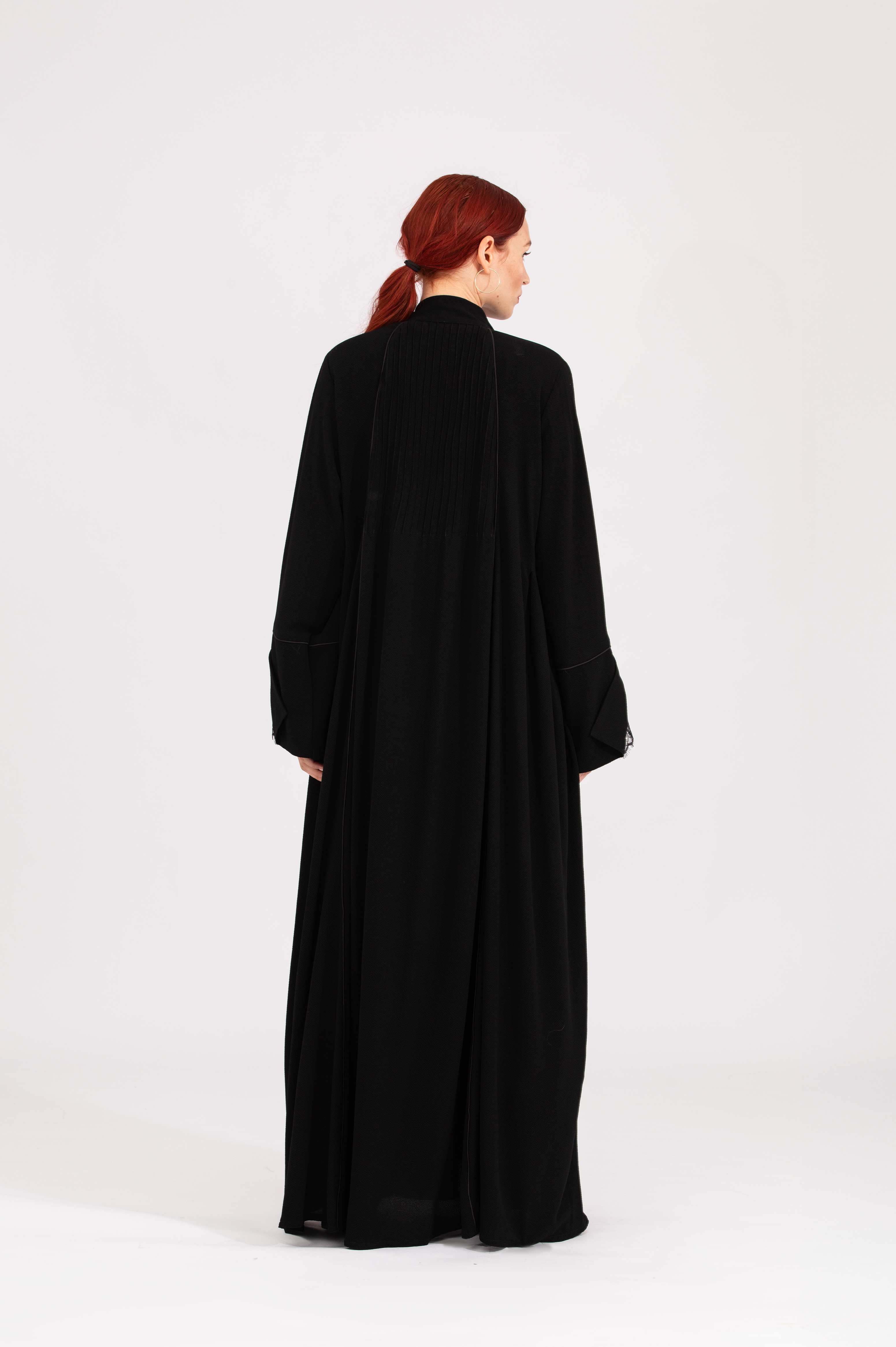 NR27 : Victorian Touch Abaya