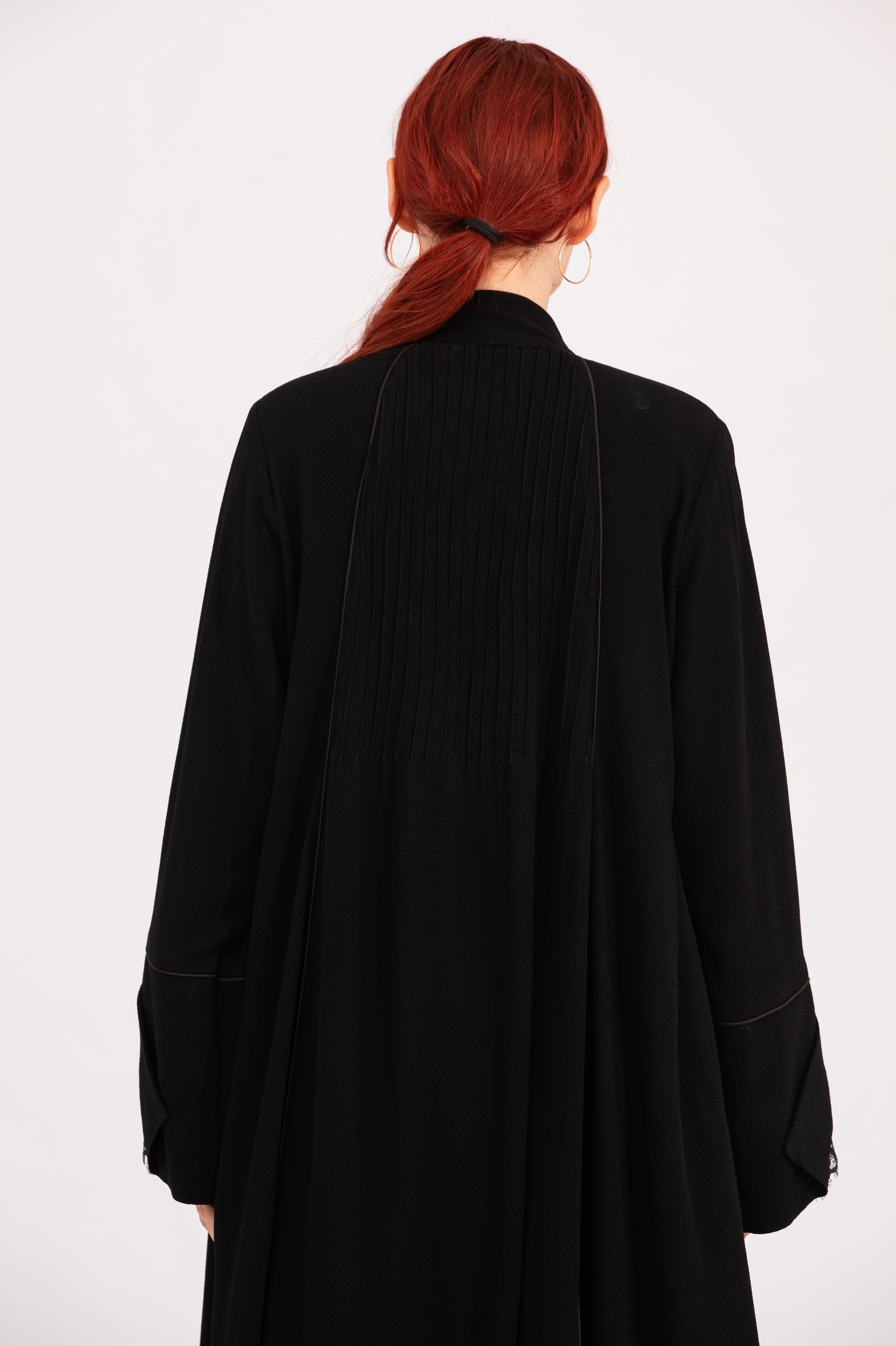 NR27 : Victorian Touch Abaya