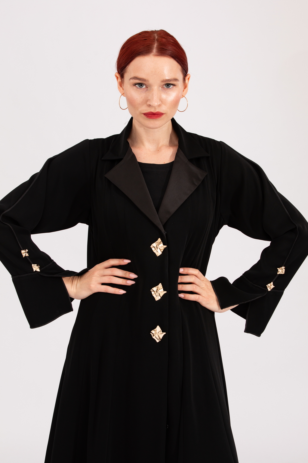 NR28 : Golden Blazer Abaya