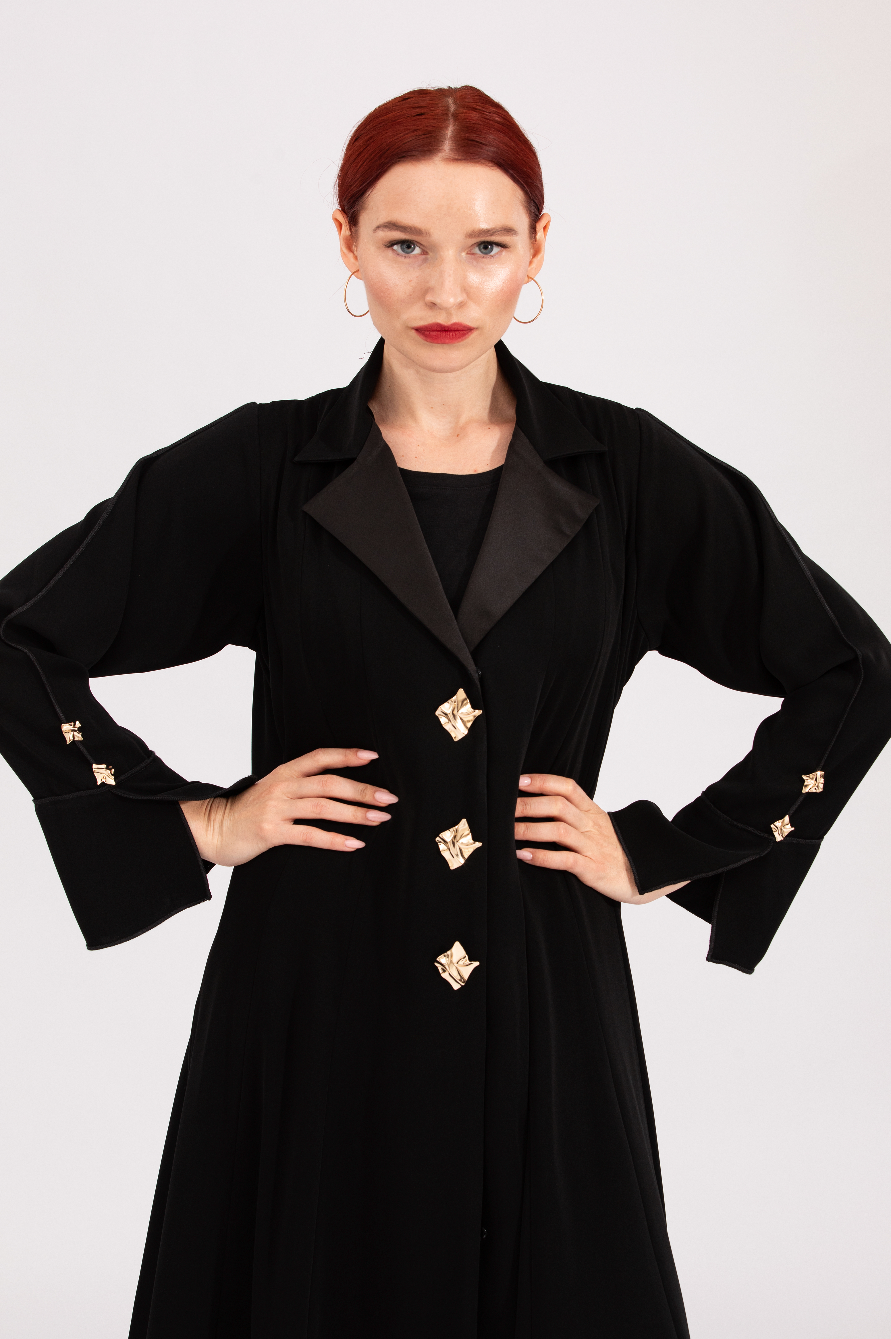 NR28 : Golden Blazer Abaya