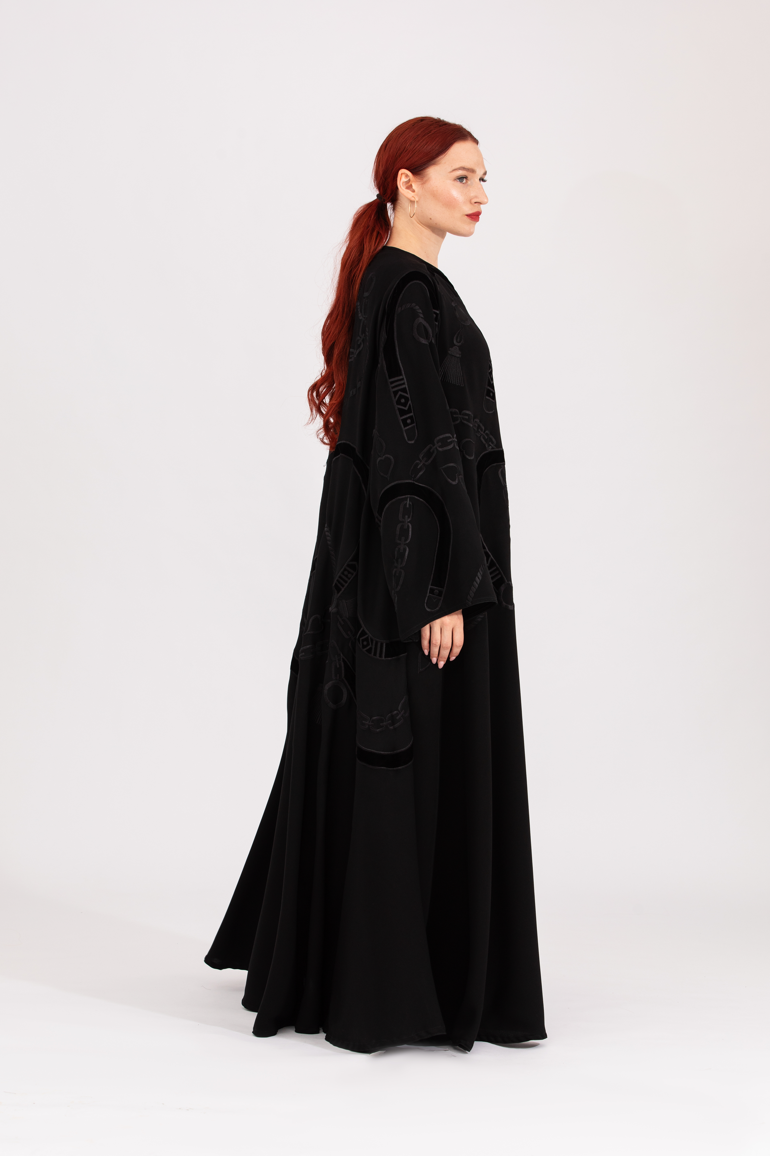 NR33 : Hermès Noir Abaya