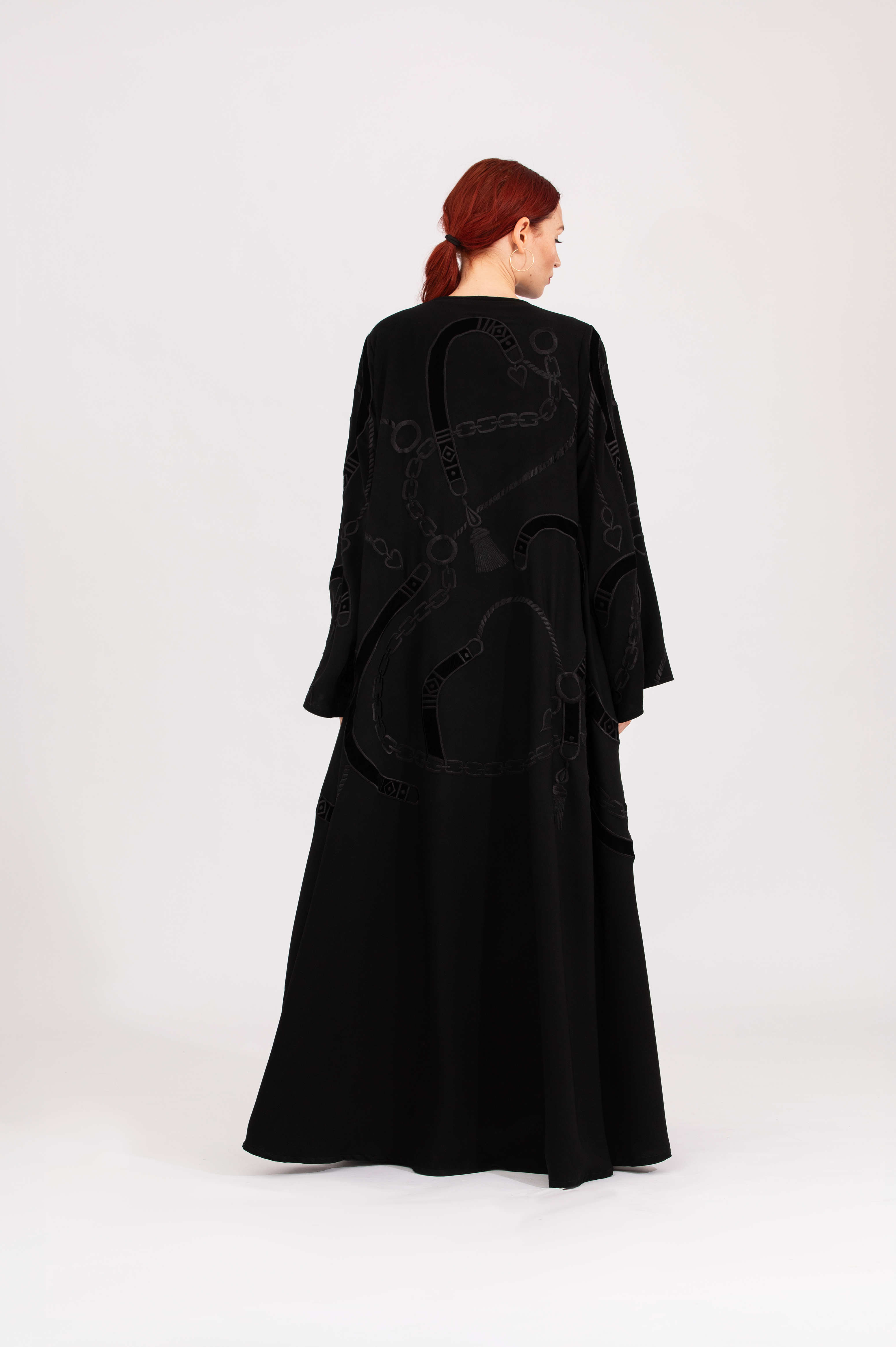 NR33 : Hermès Noir Abaya