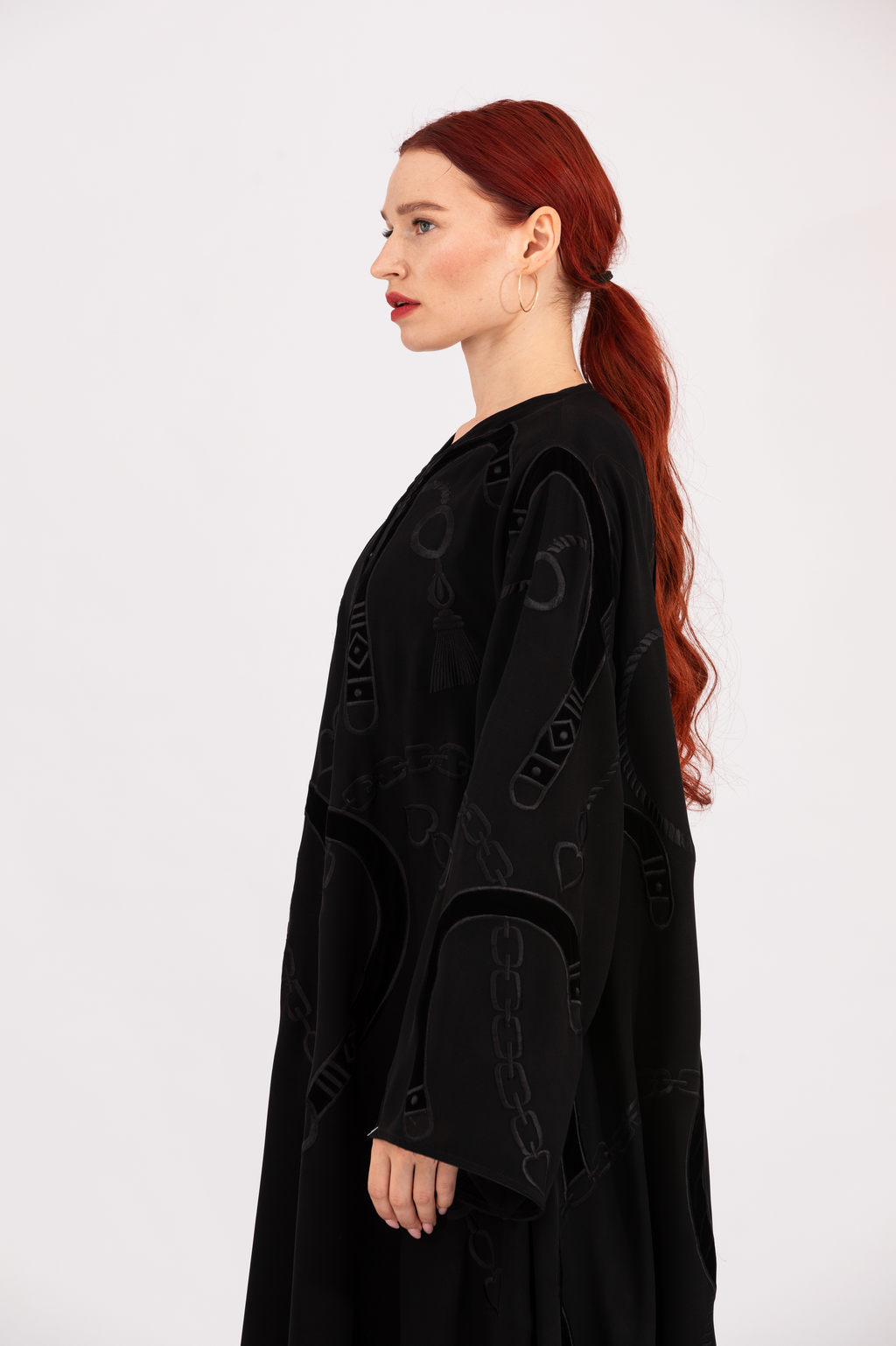 NR33 : Hermès Noir Abaya
