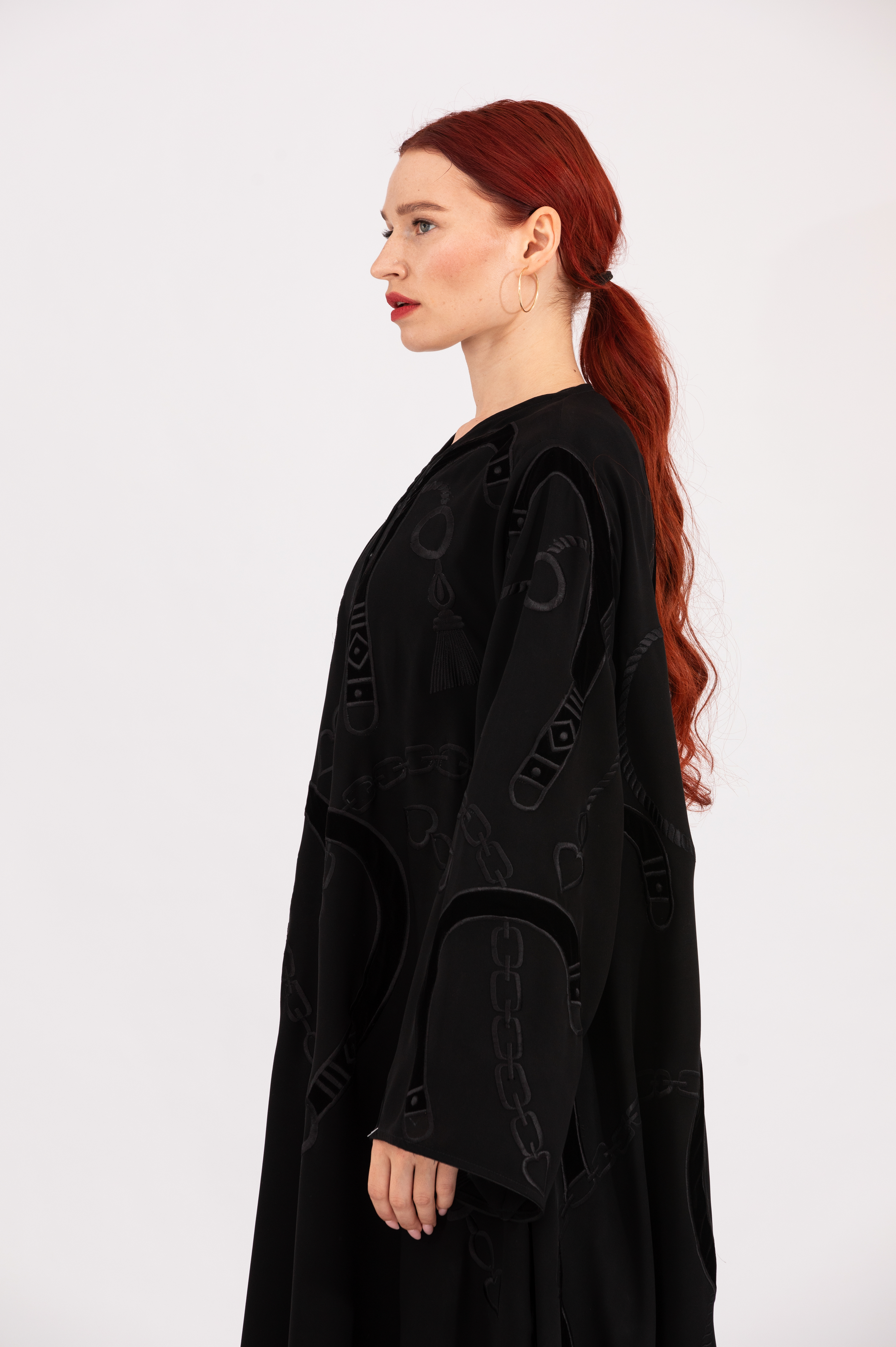 NR33 : Hermès Noir Abaya