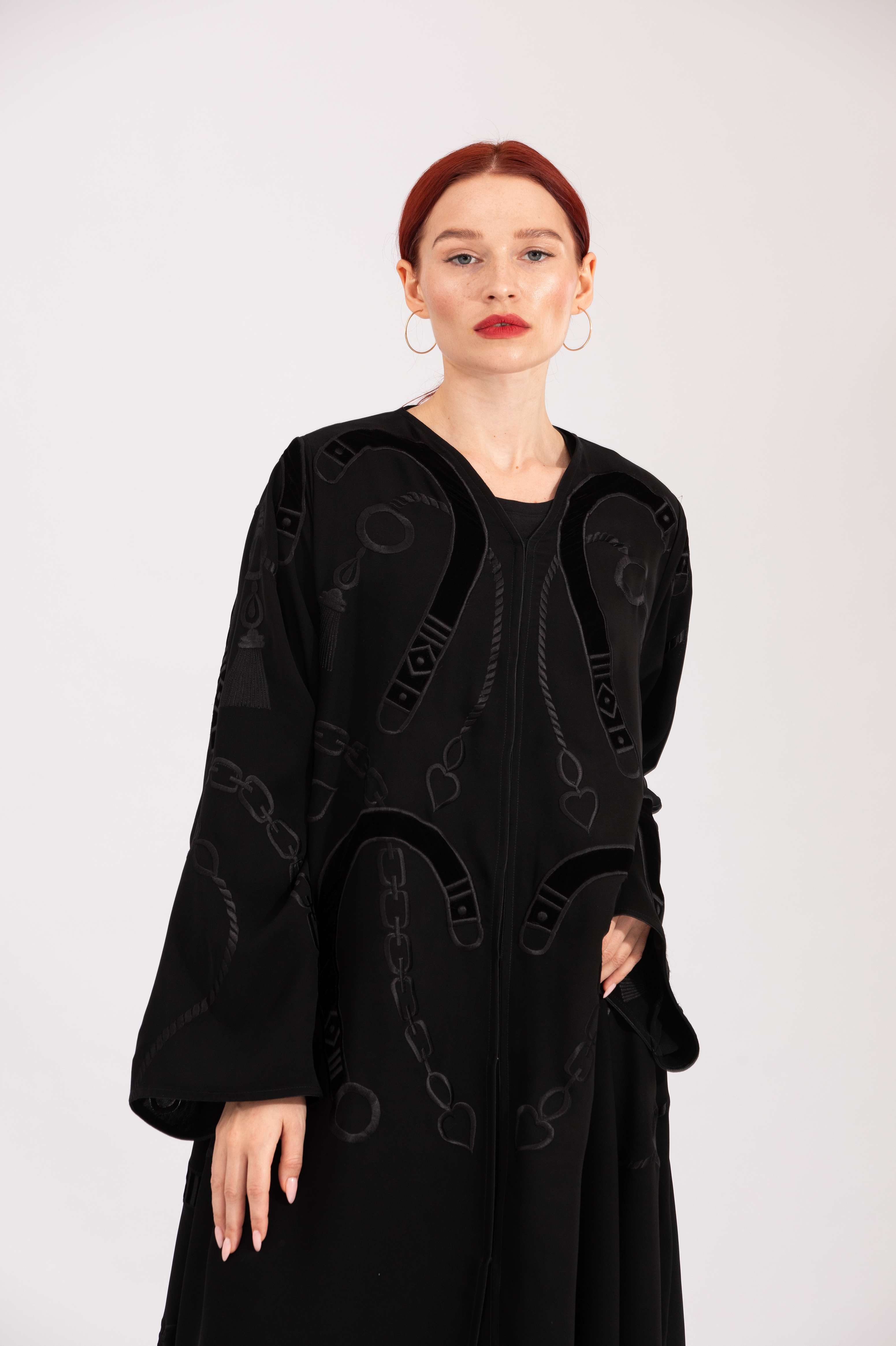 NR33 : Hermès Noir Abaya