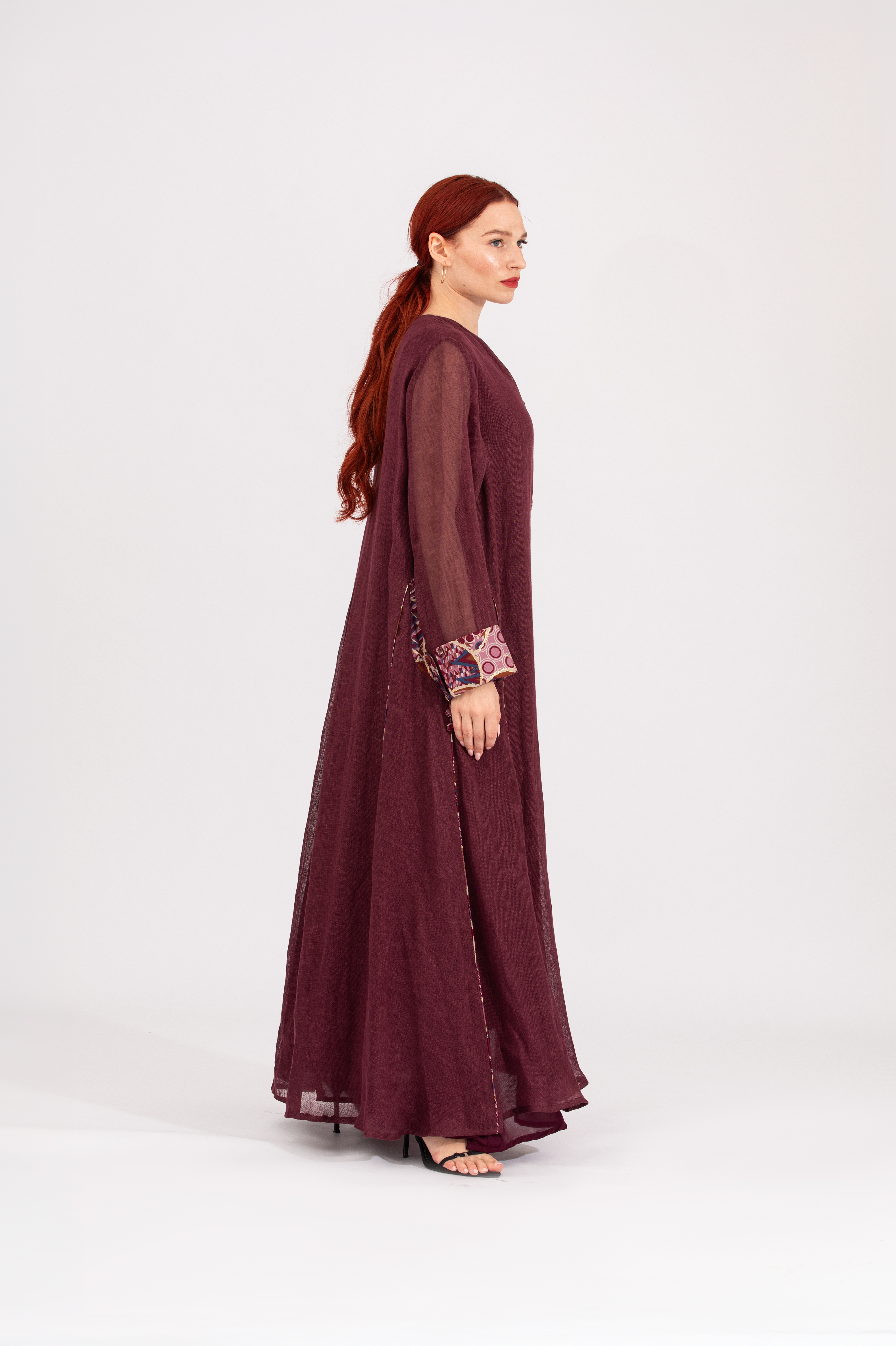 NR36 : Burgundy Geometry Abaya