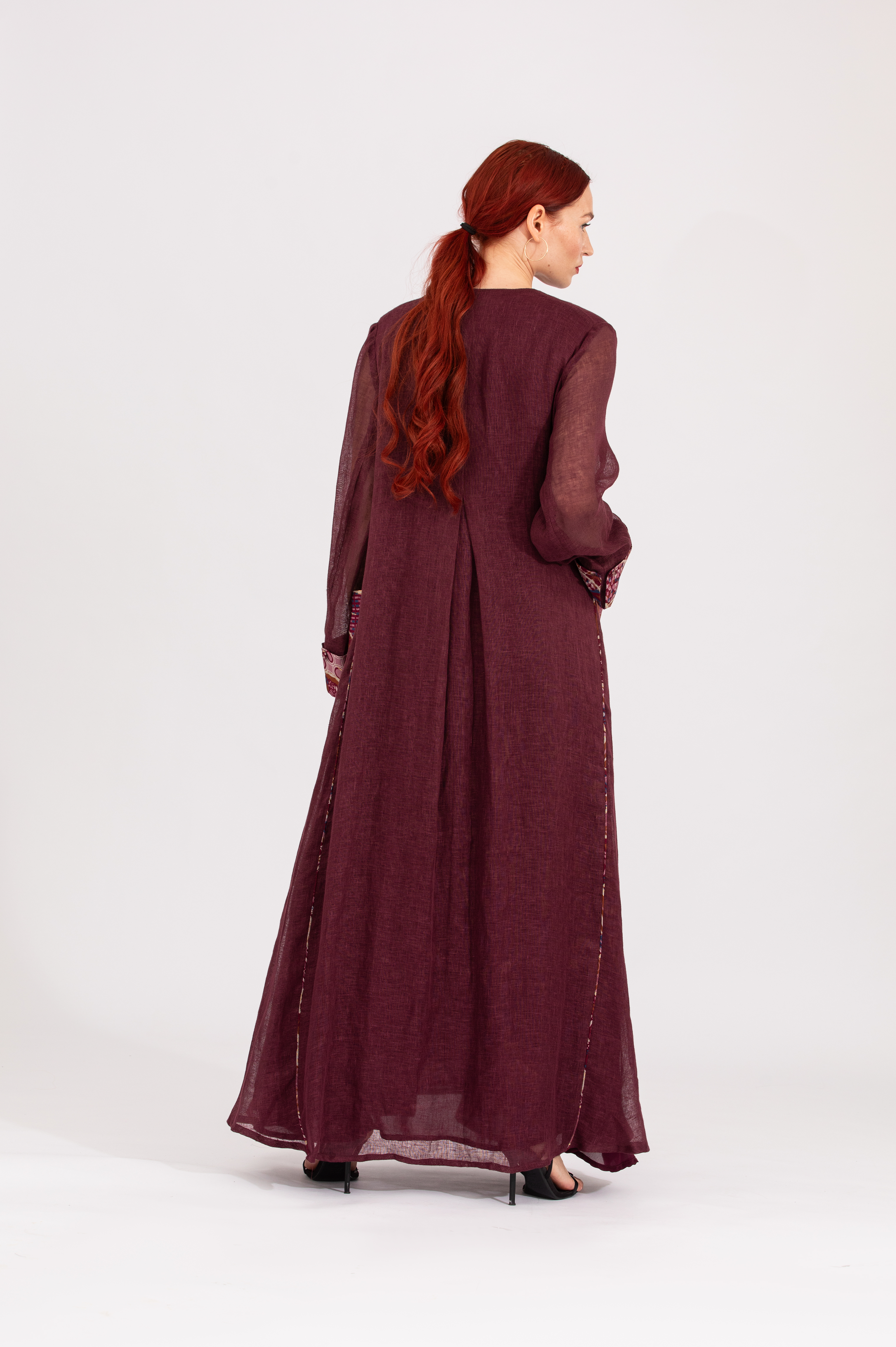 NR36 : Burgundy Geometry Abaya