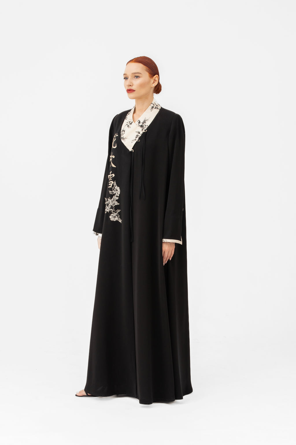 NR42: Chinese-Inspired Black Abaya