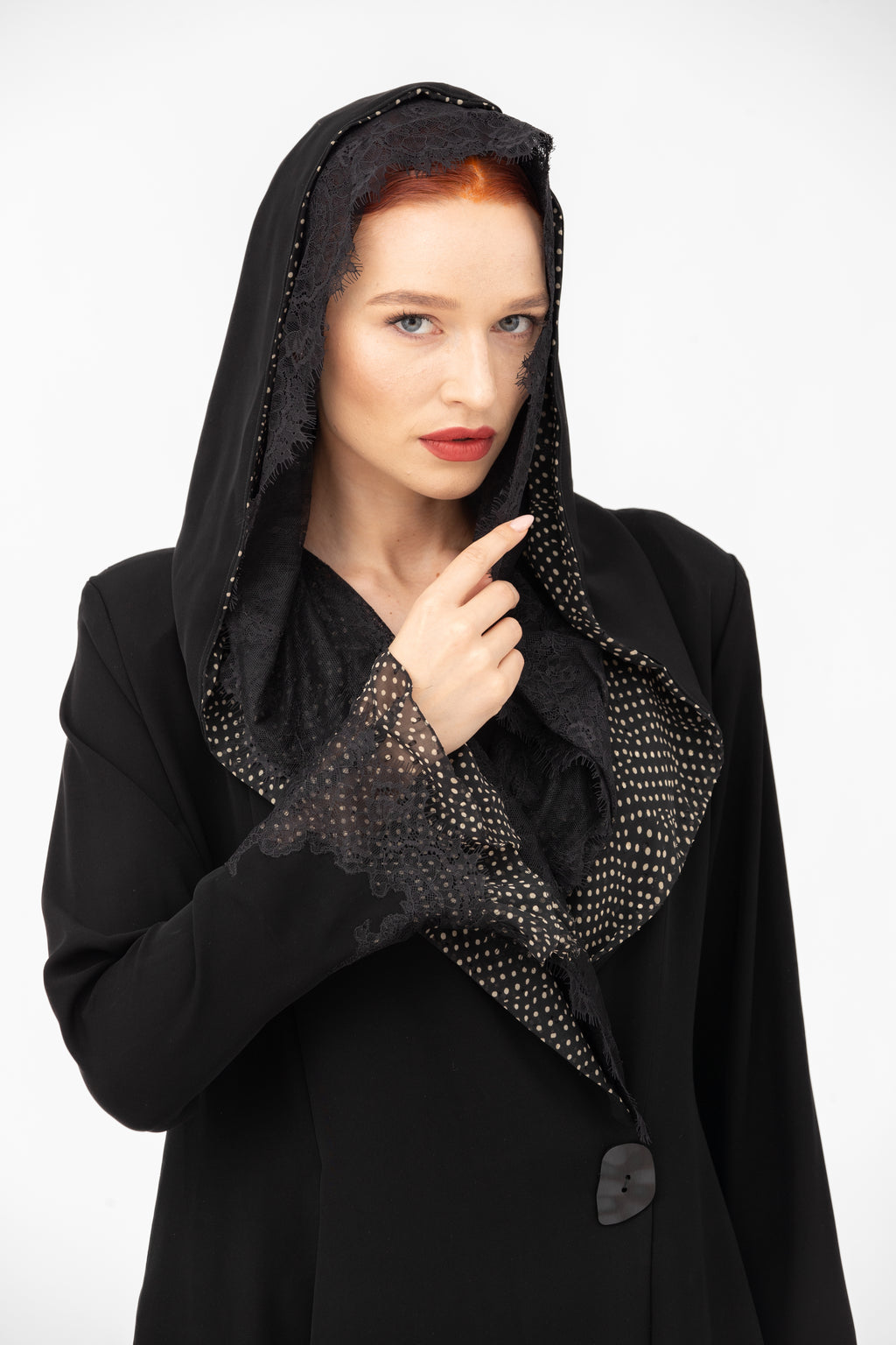 NR44 : Elegant Black Hooded Abaya