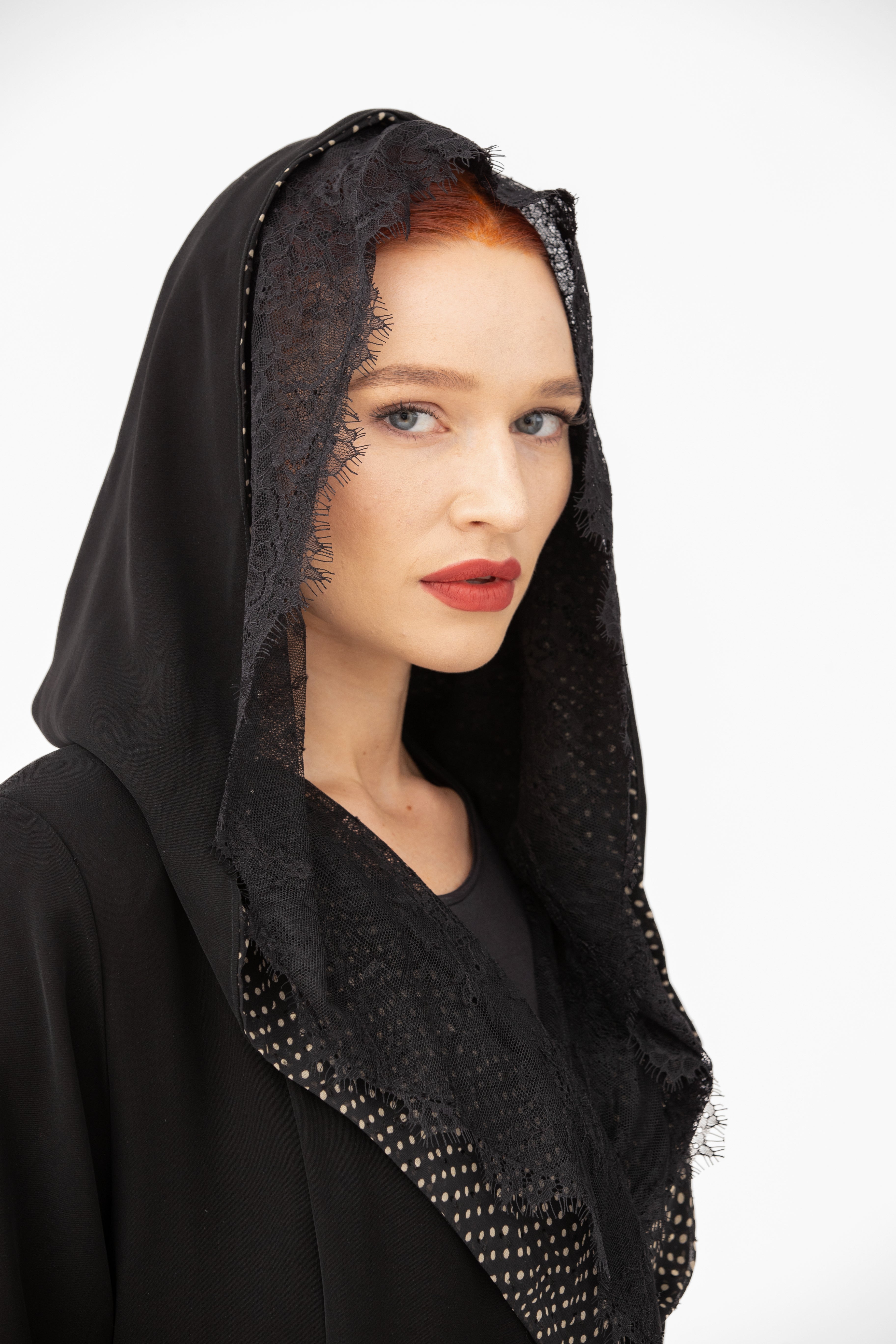 NR44 : Elegant Black Hooded Abaya