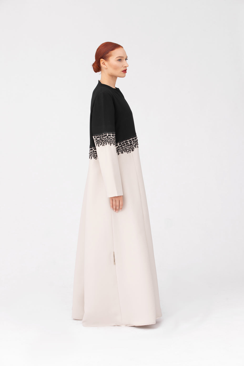 NR48 : Contrast Grace Abaya