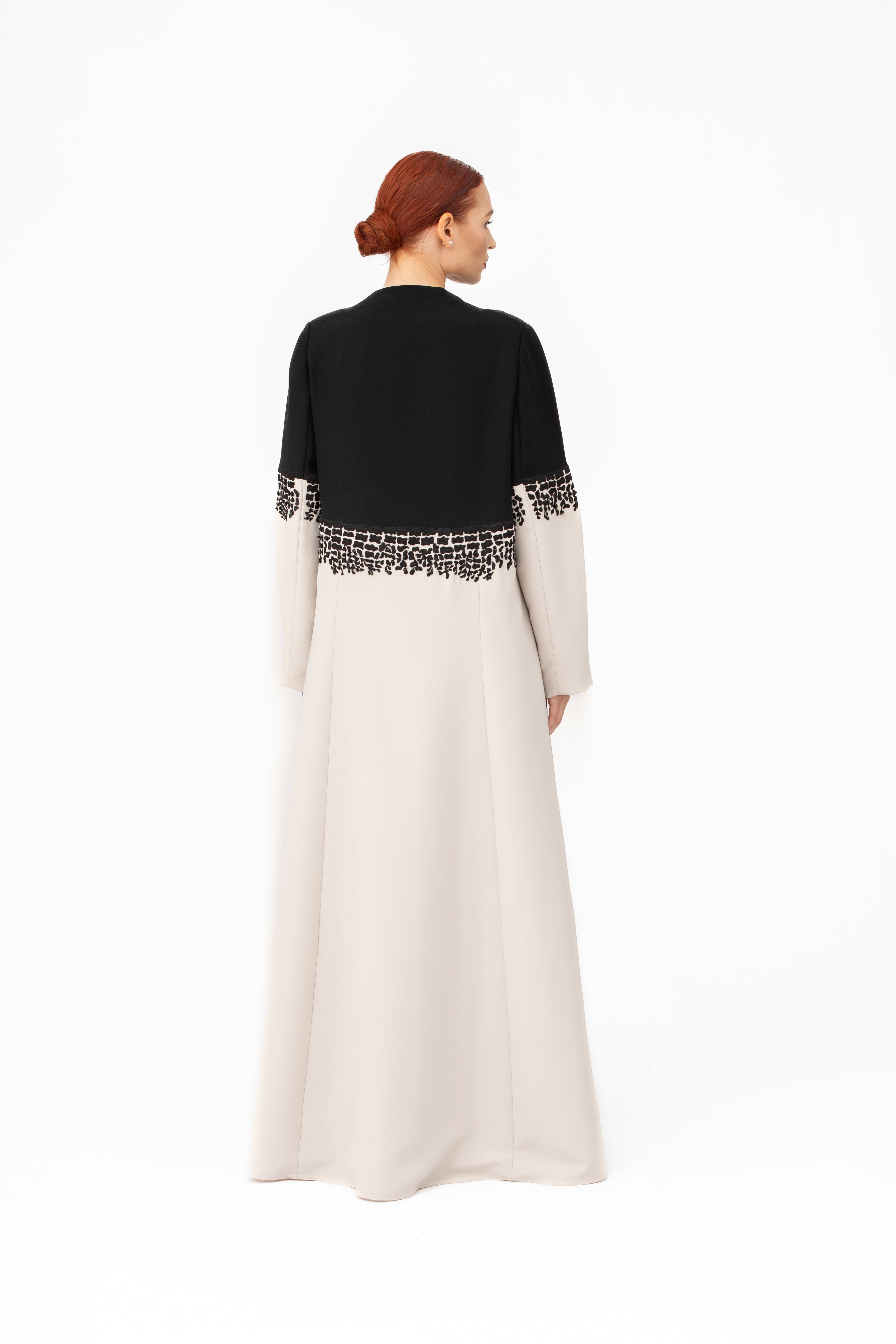 NR48 : Contrast Grace Abaya