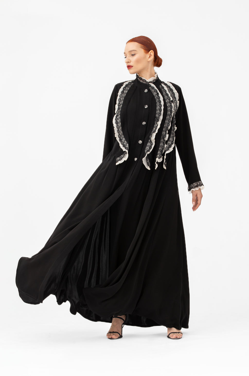 NR52 : Lace Detail Abaya