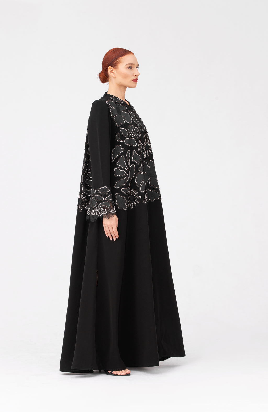 NR53 : Elegant Embroidered Abaya
