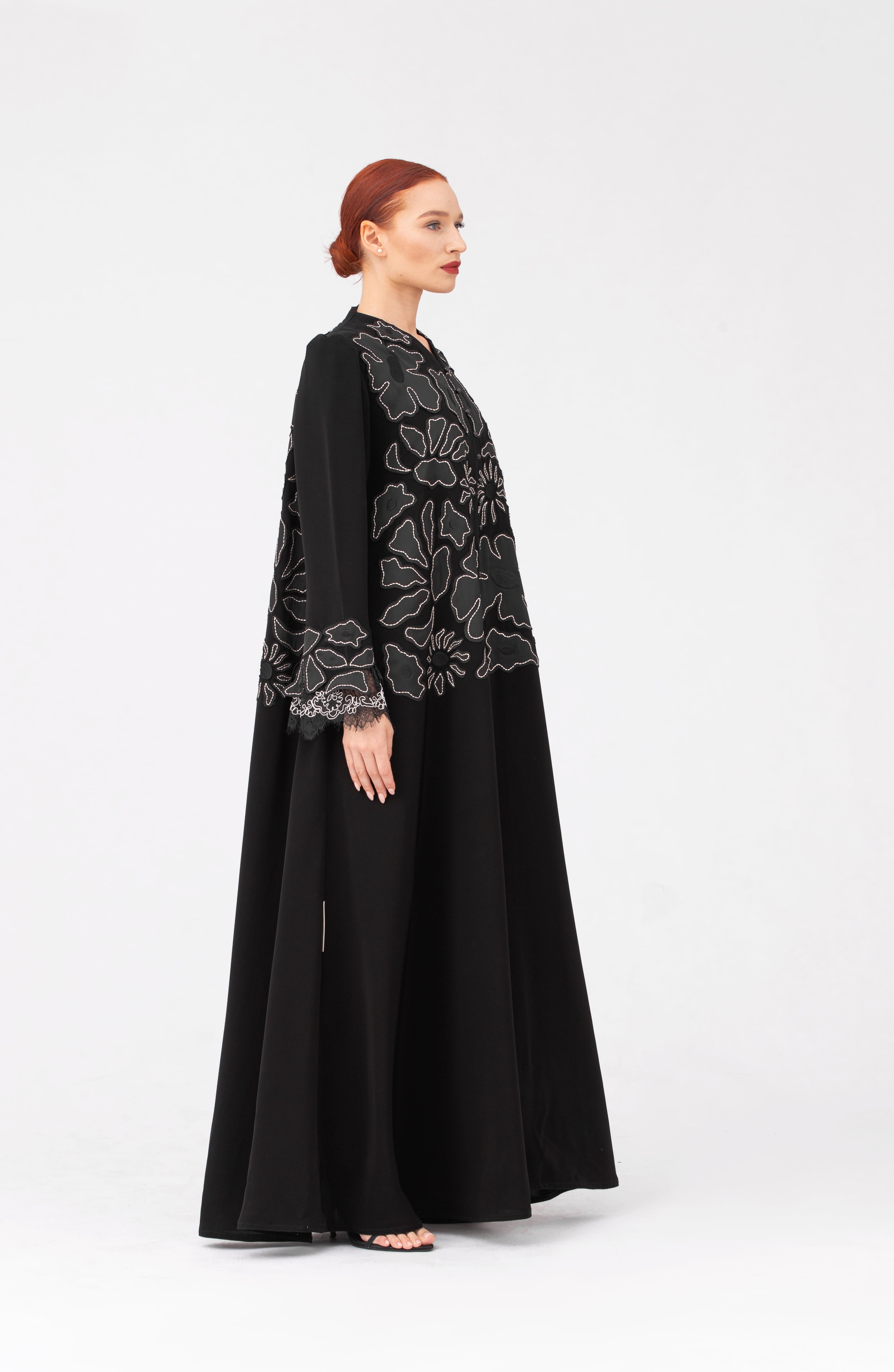 NR53 : Elegant Embroidered Abaya