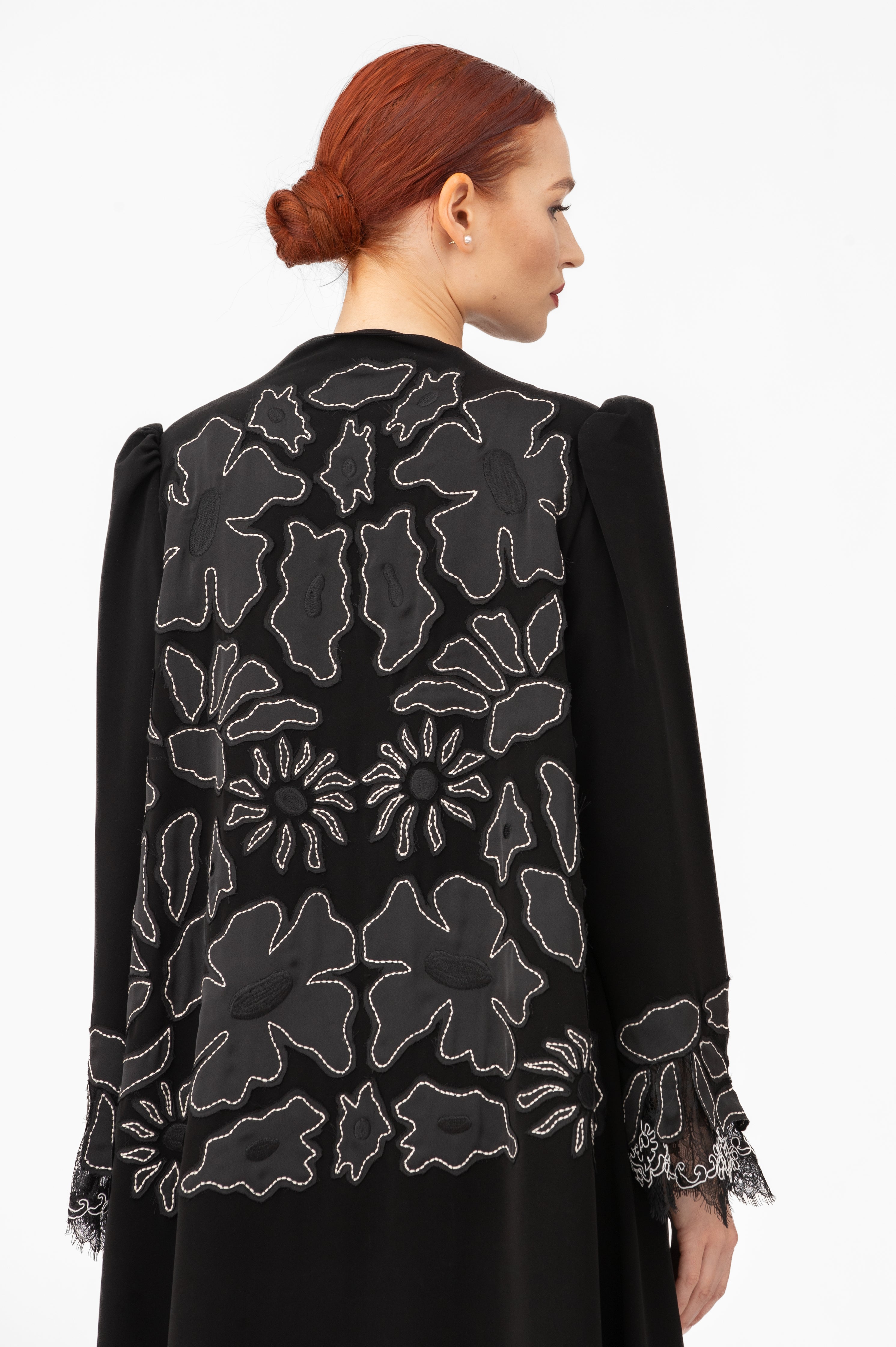 NR53 : Elegant Embroidered Abaya