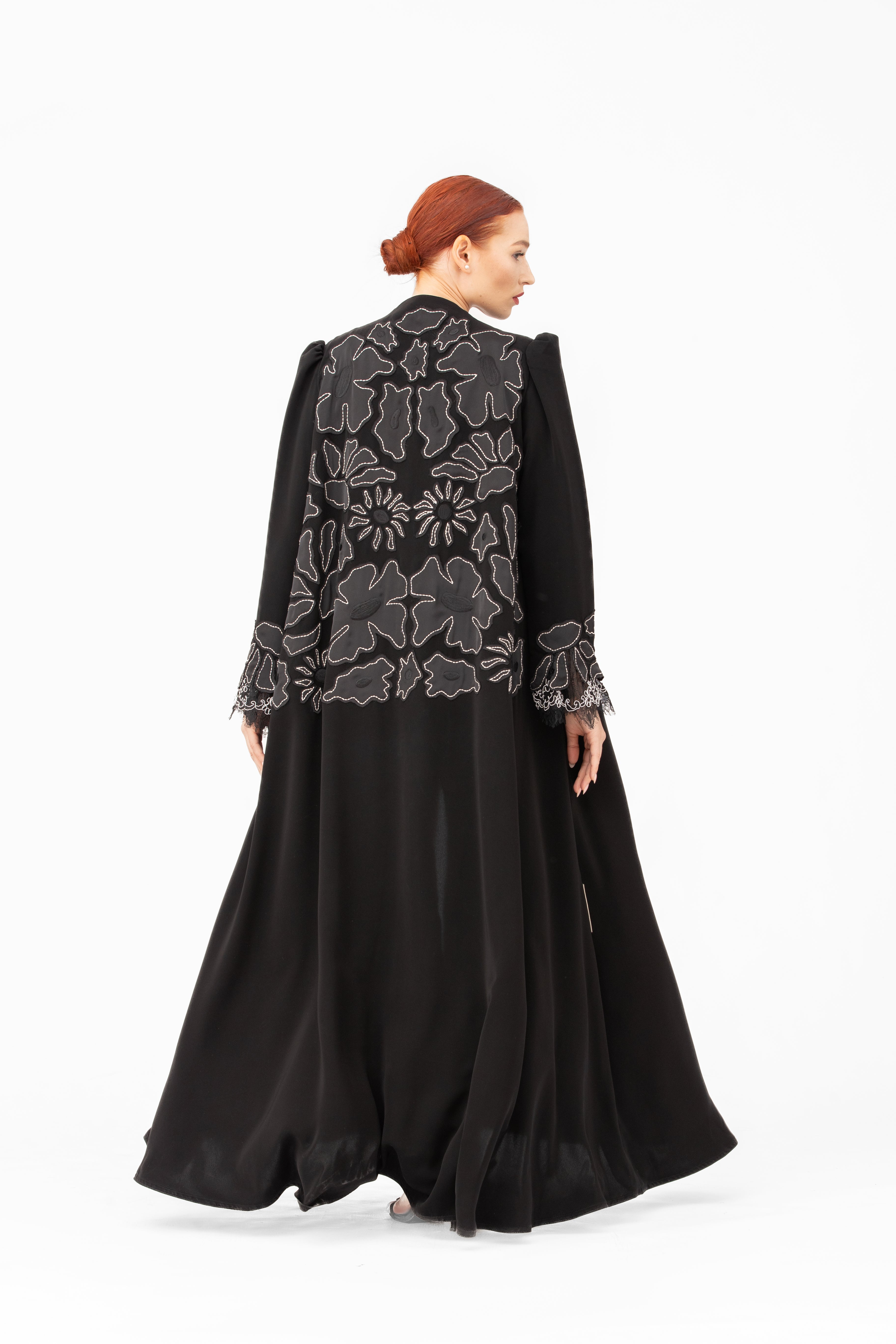 NR53 : Elegant Embroidered Abaya