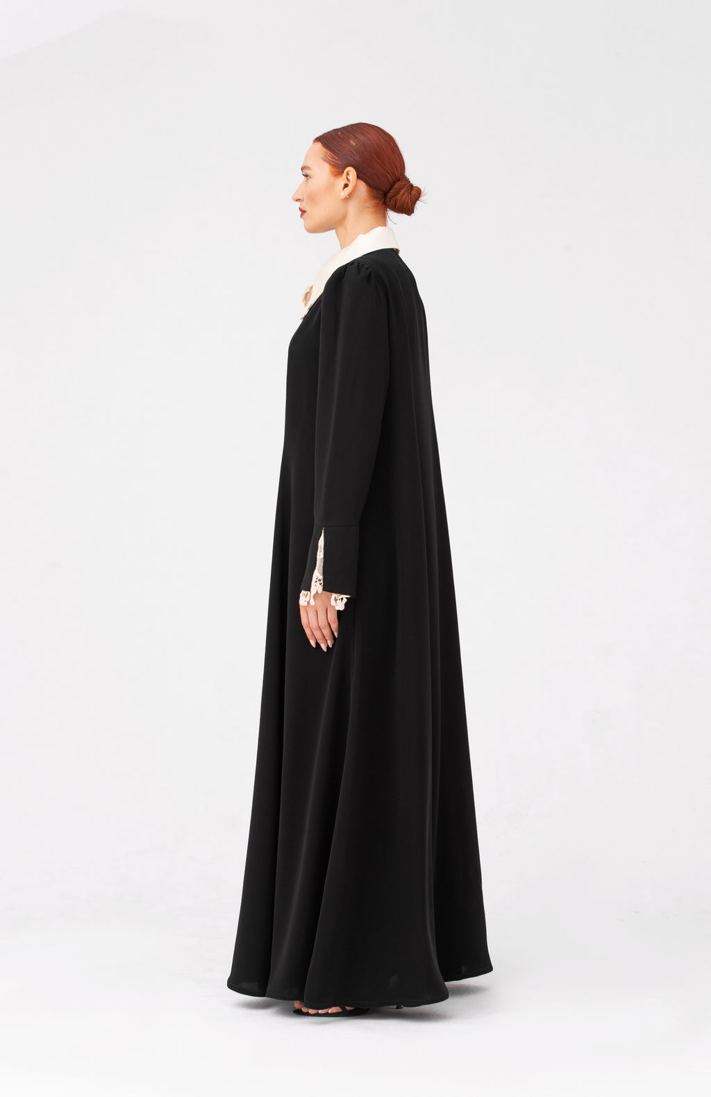 NR55 : Classic Collar Abaya