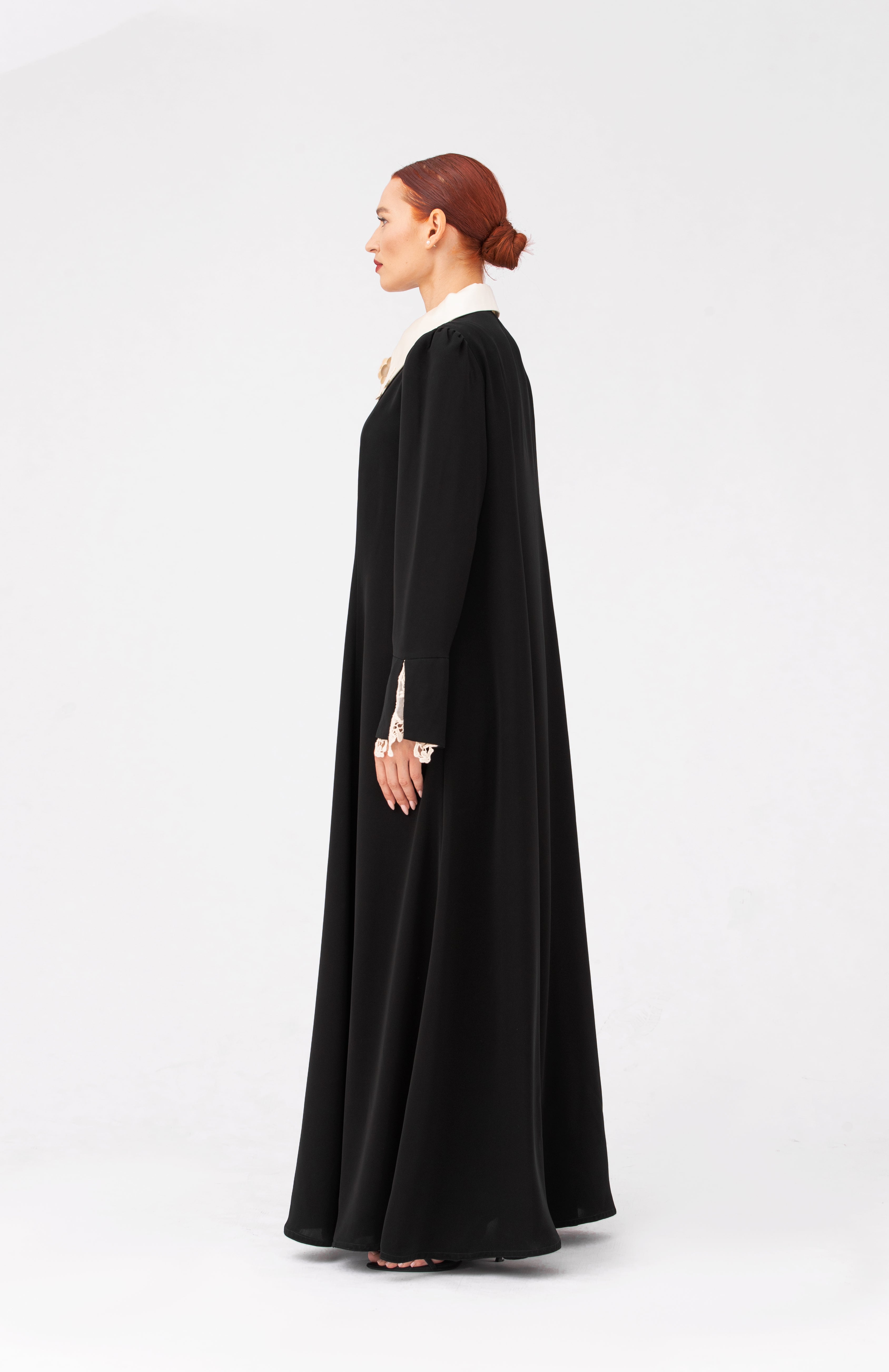 NR55 : Classic Collar Abaya