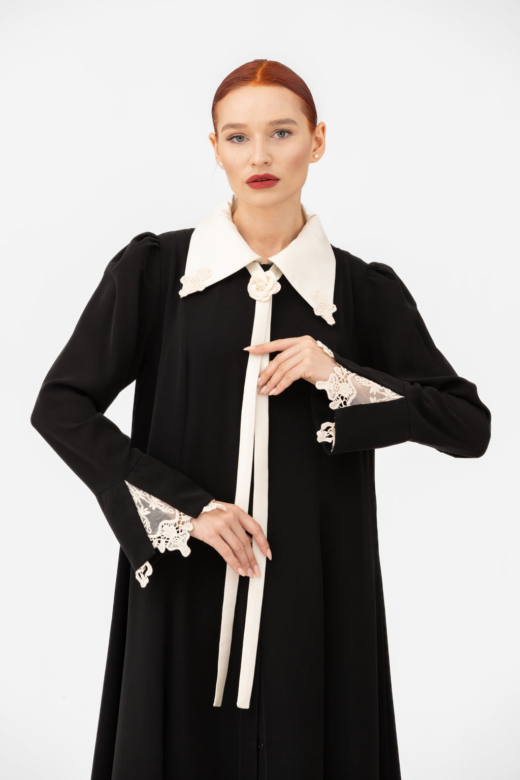 NR55 : Classic Collar Abaya