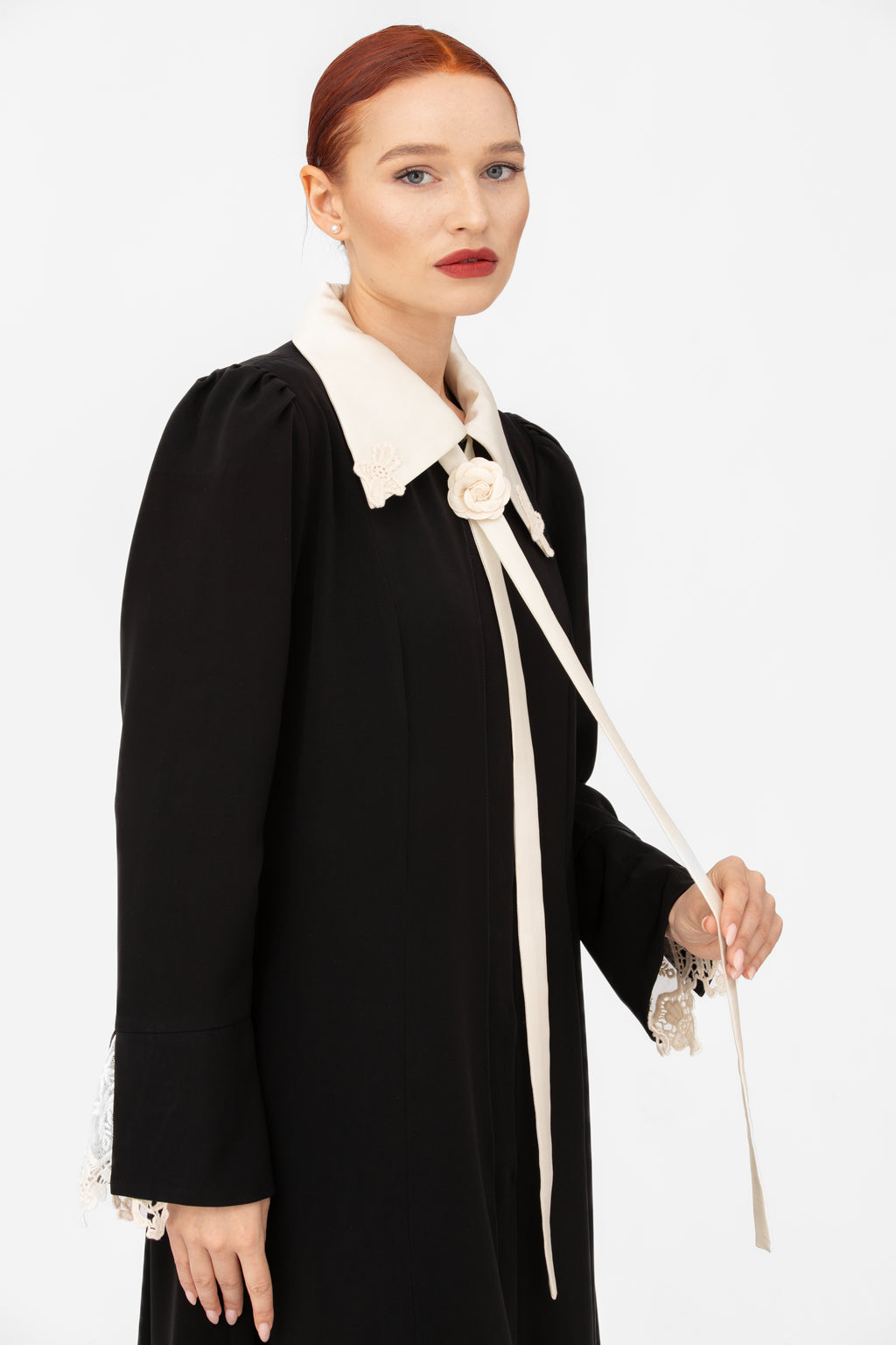 NR55 : Classic Collar Abaya